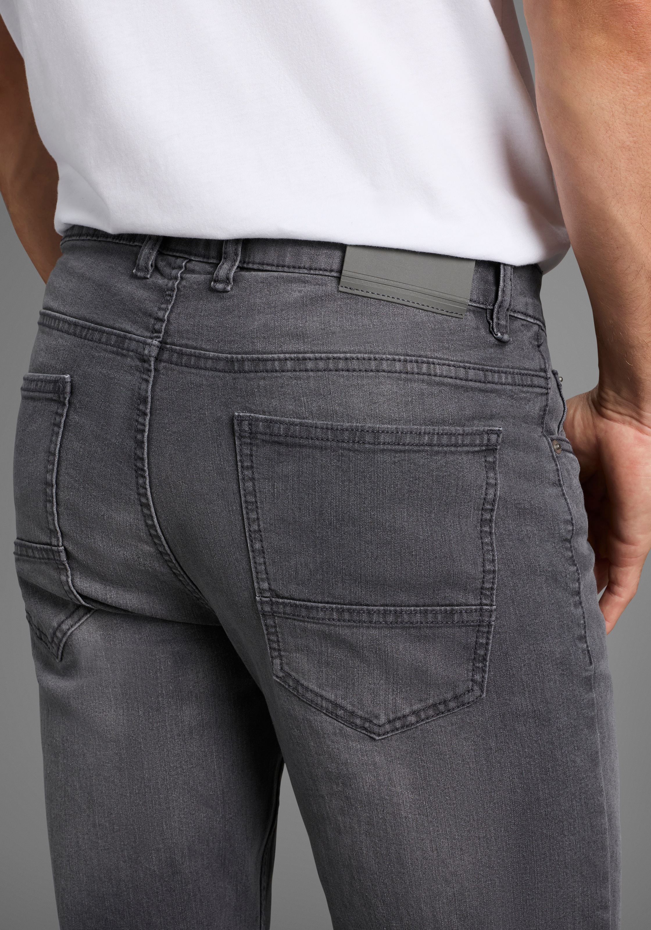 Thumbnail - Arizona Straight-Jeans gerader Schnitt, normale Leibhöhe, mit Knopf- und Reißverschluss