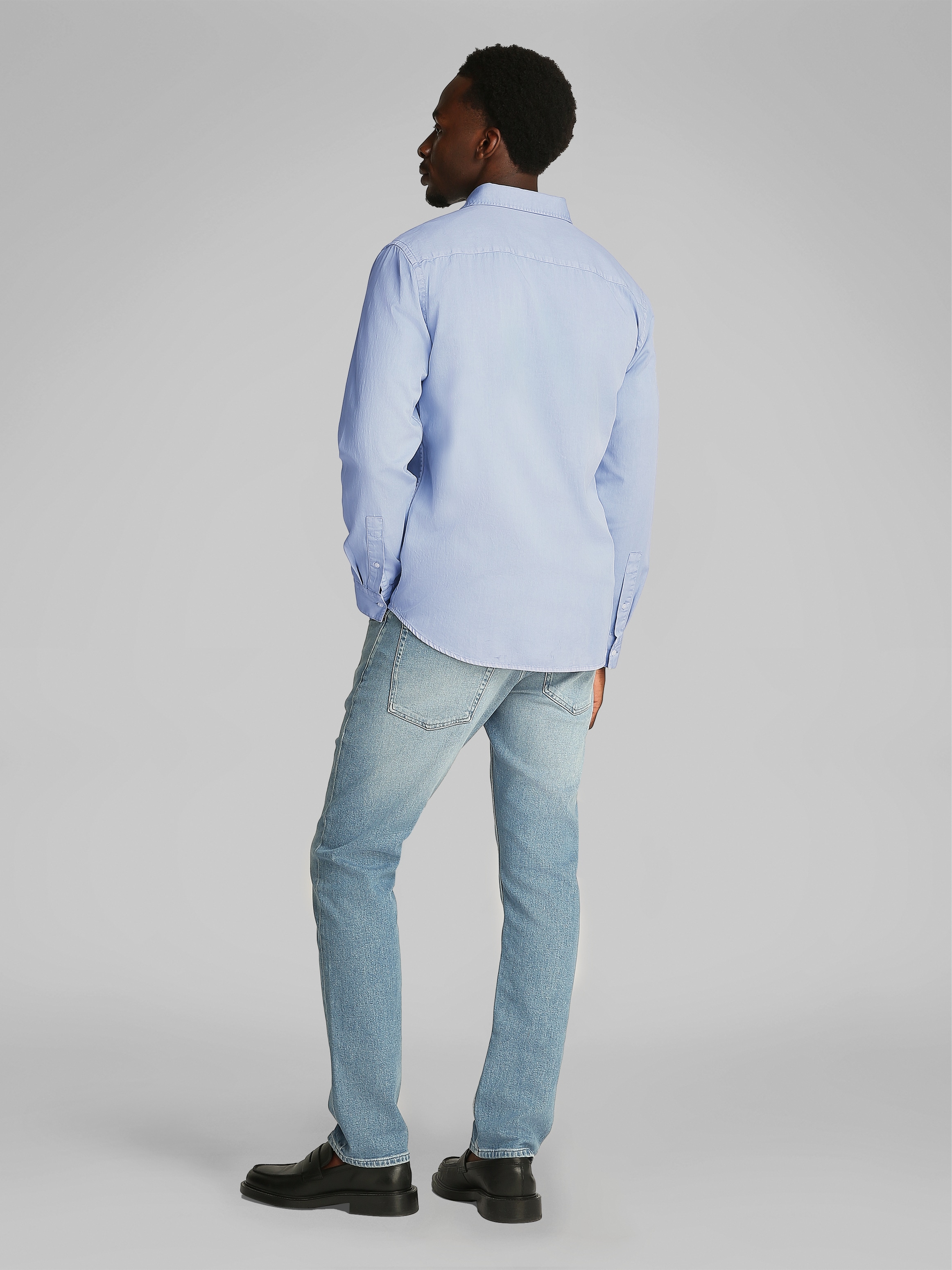 Calvin Klein Langarmhemd »GARMENT DYED LW TWILL L/S SHIRT«, mit Logostickerei