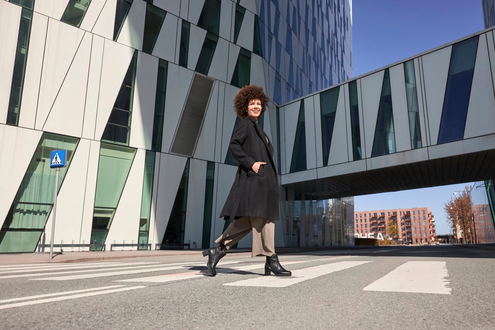 Thumbnail - Rieker Stiefelette Businessstiefelette, Blockabsatz, Boots in schmler Form