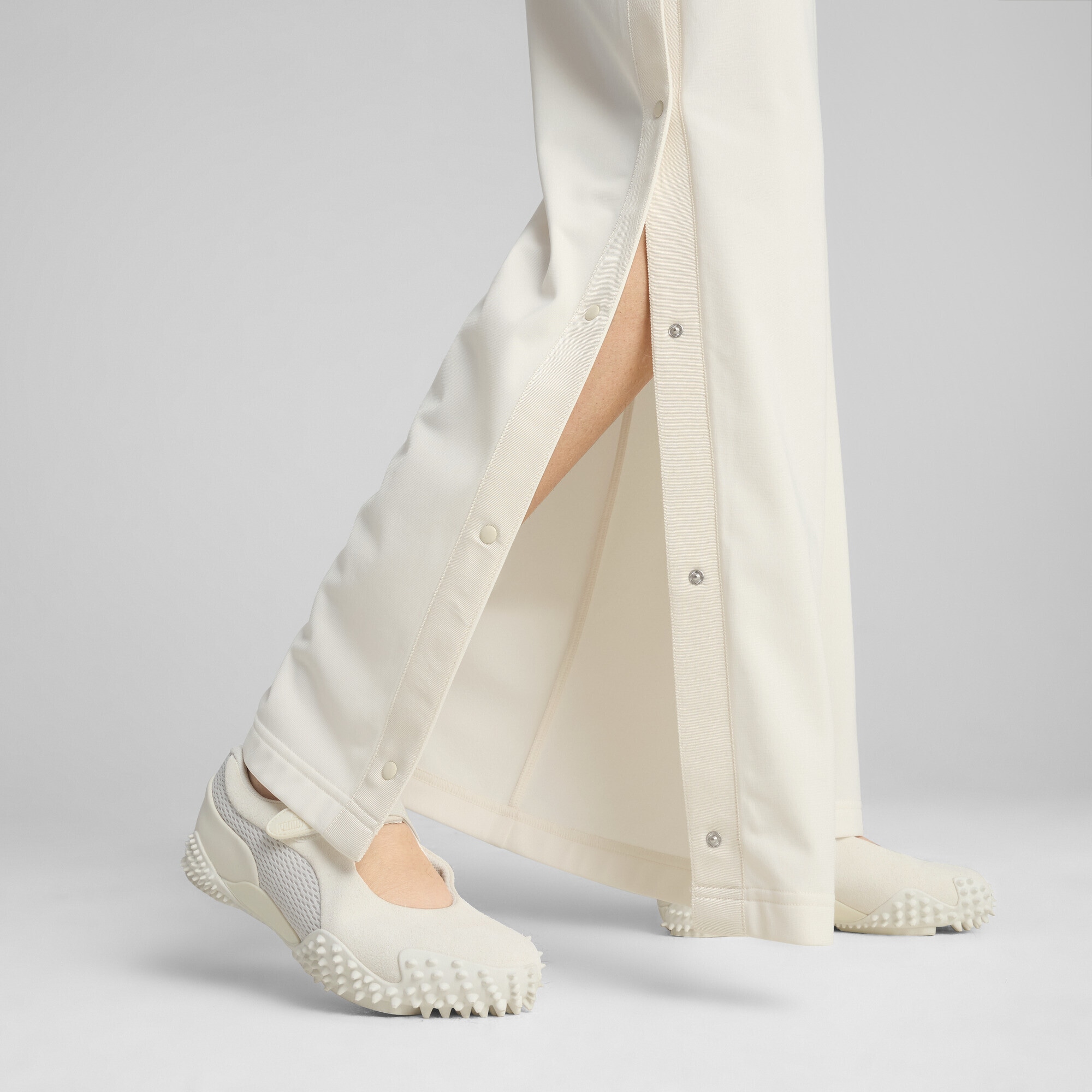 PUMA Sporthose »WARDROBE ESS Hose mit niedrigem Bund und Druckknopfverschluss«