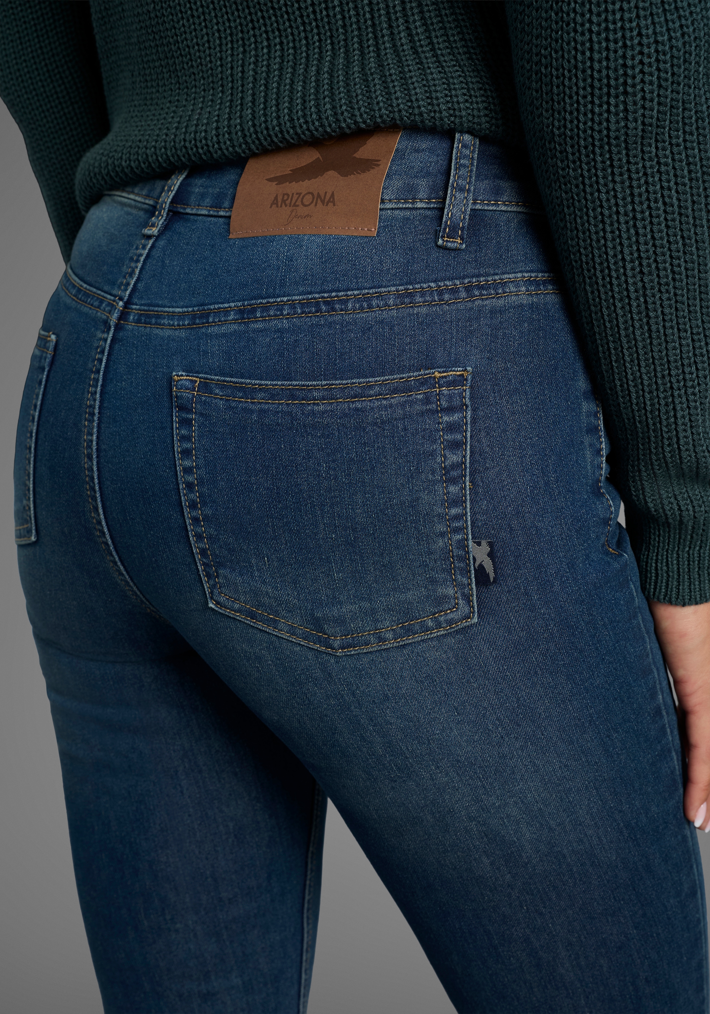 Thumbnail - Arizona Bootcut-Jeans "Shaping" elastische Passform, Bootcut-Beinform, Used-Waschung, hohe Taille