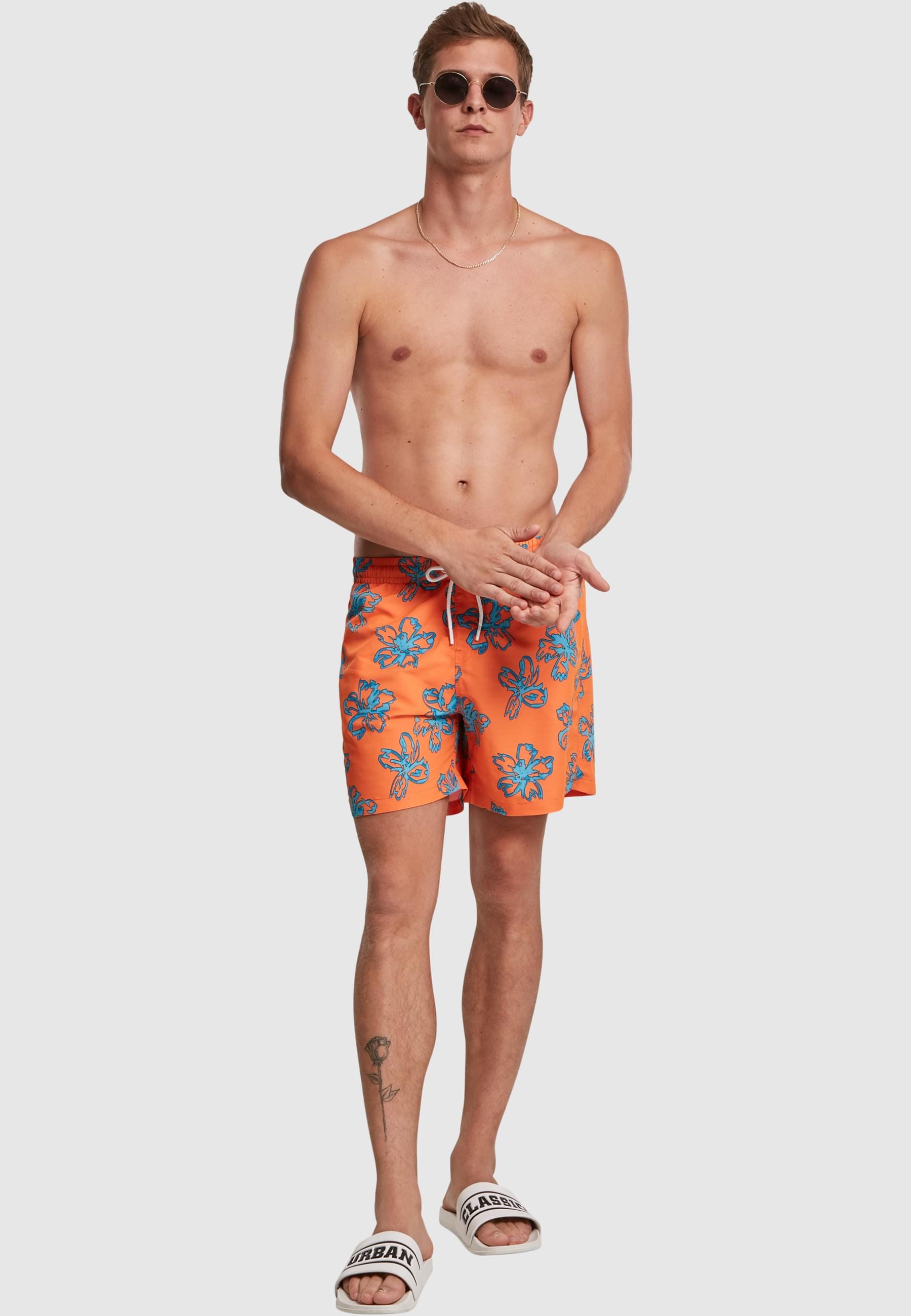 URBAN CLASSICS Badeshorts »Urban Classics Herren Floral Swim Shorts«