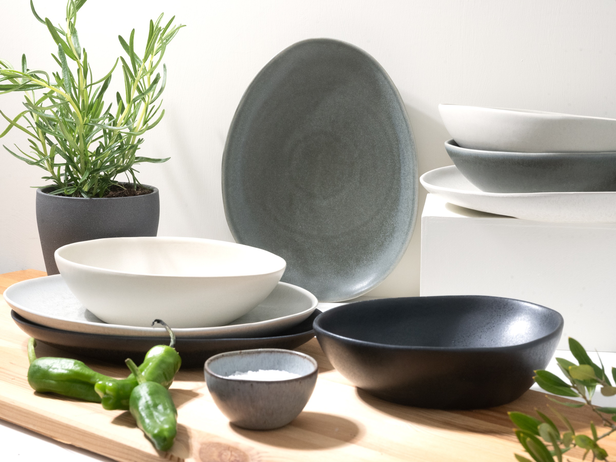 CREATABLE Tafelservice "Pietra, Service 8-tlg.", 8bunt, Geschirr-Sets, Eleganz, Organische Grundform, Seidenmatte Oberfläche