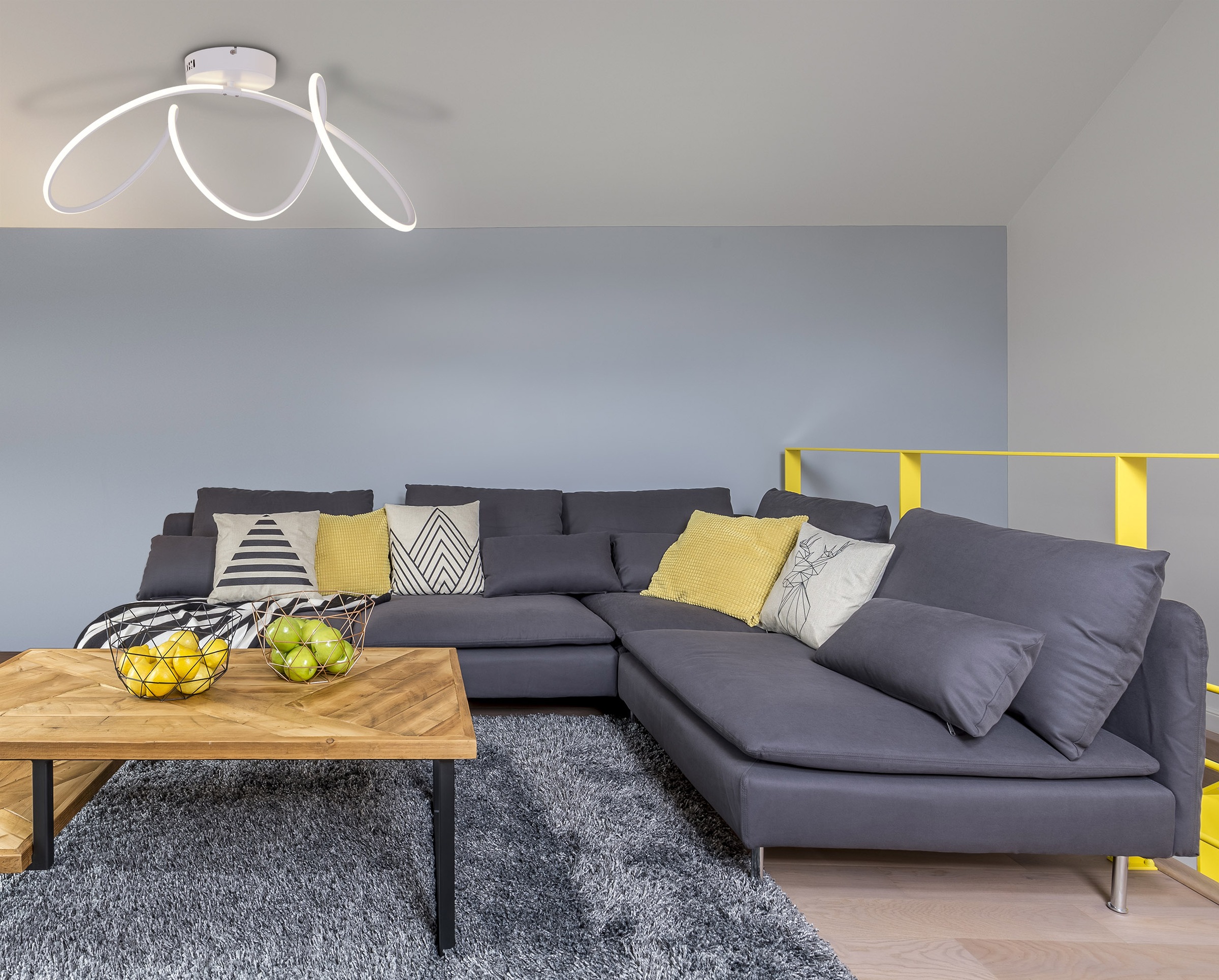 näve LED Deckenleuchte »Odrive«, 1 flammig, Leuchtmittel LED-Modul | LED fest integriert, schleifenähnlich geschwungene Leuchtstreifen, weiß, L: 67cm, H: 30cm