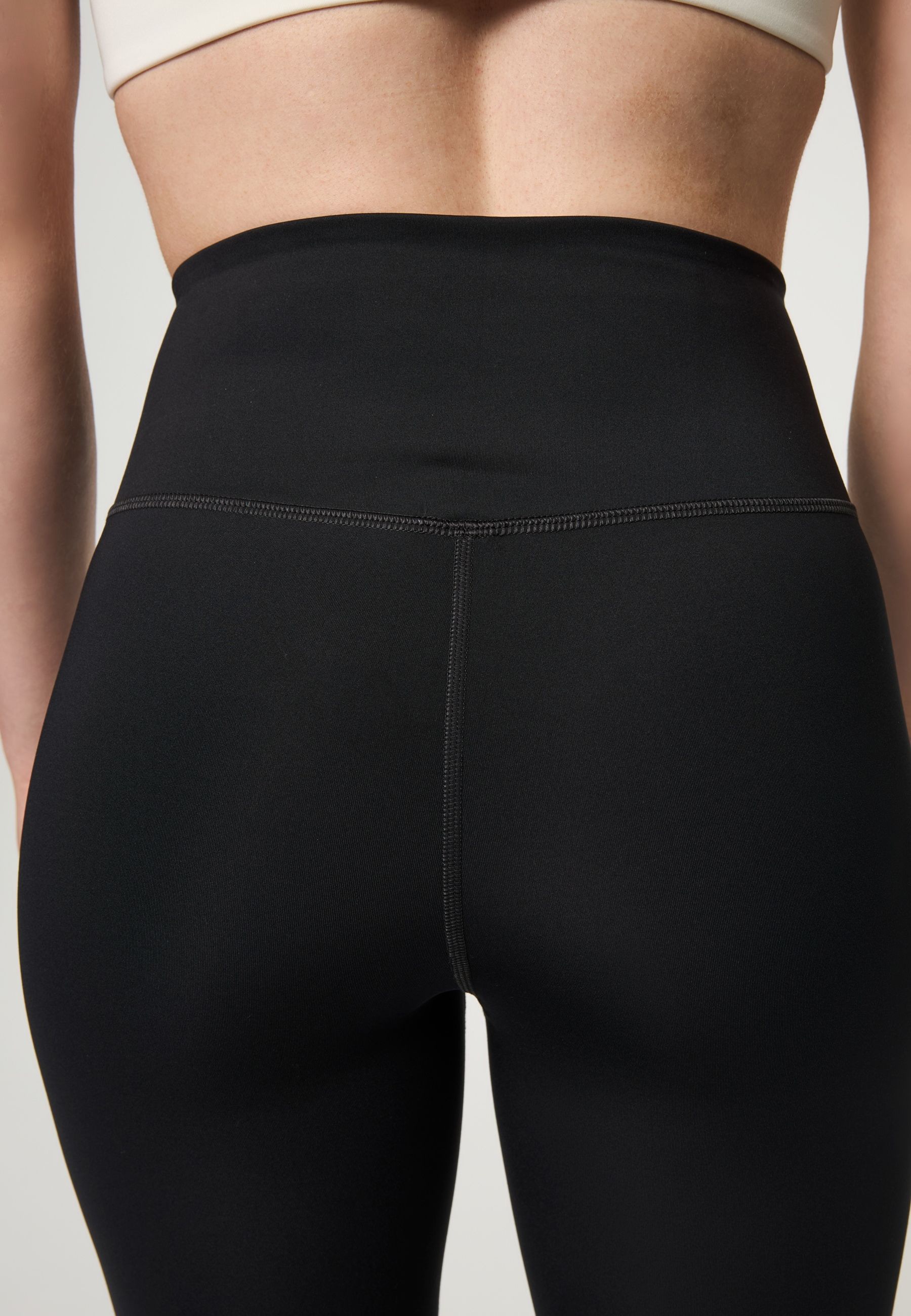 GIRLFRIEND COLLECTIVE Leggings »Girlfriend Collective Compressive Flare Legging«