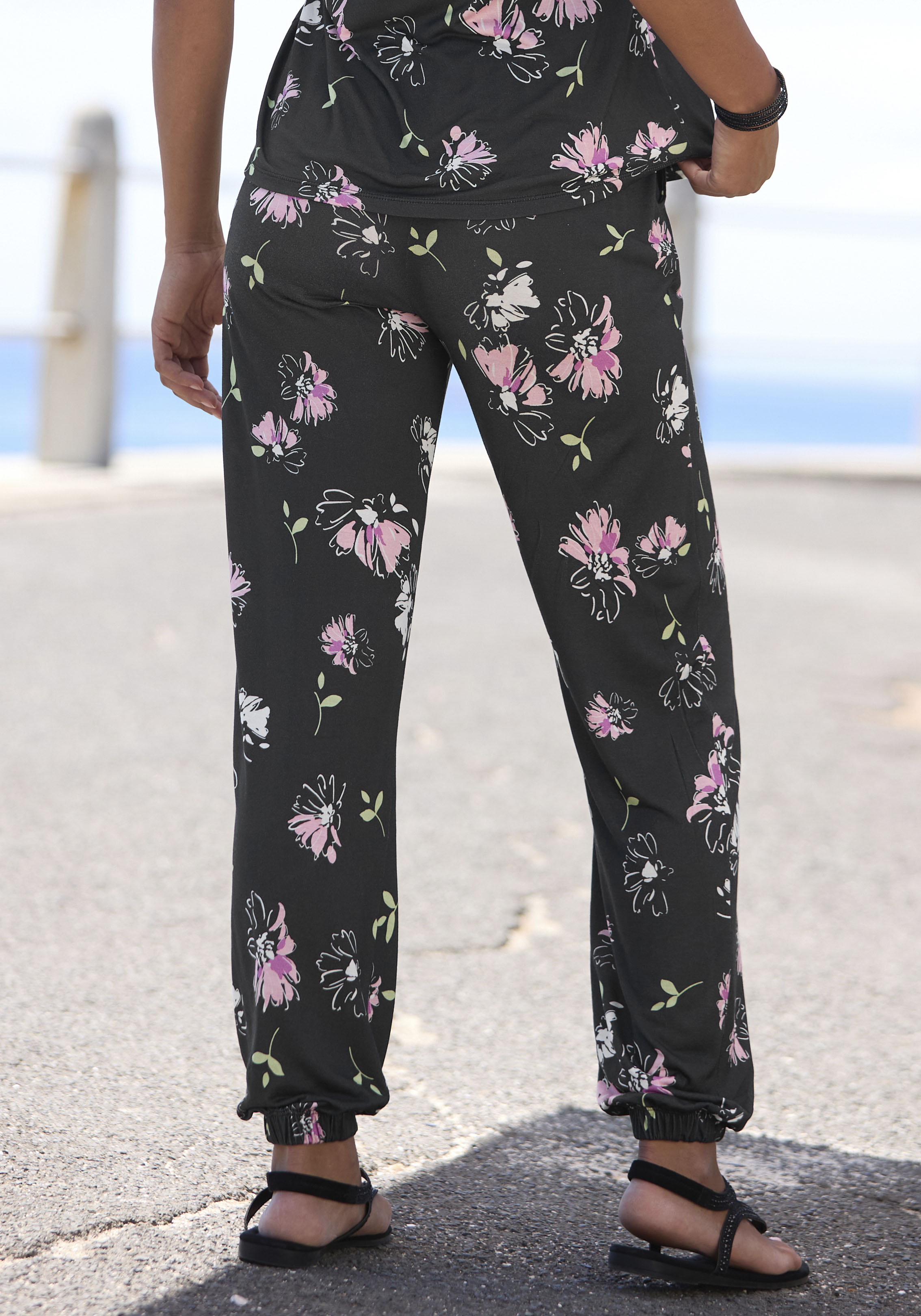 Thumbnail - Vivance Jerseyhose mit großem Blumendruck, Schlupfhose aus Jersey