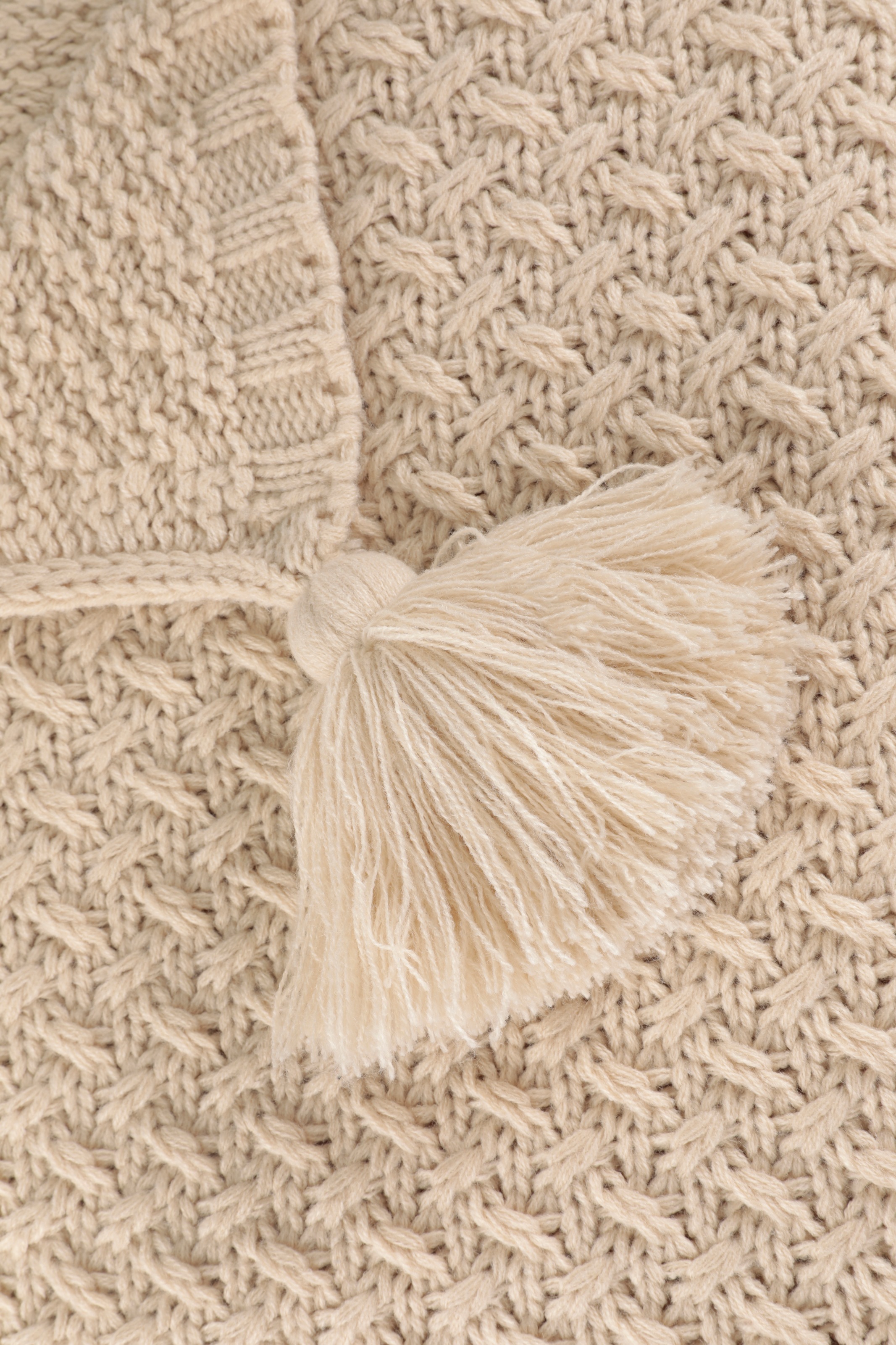 LeGer Home by Lena Gercke Wohndecke »Gelsa«, Strickoptik mit Tasseln, modern und weich, Wohndecke, Plaid, Überwurf