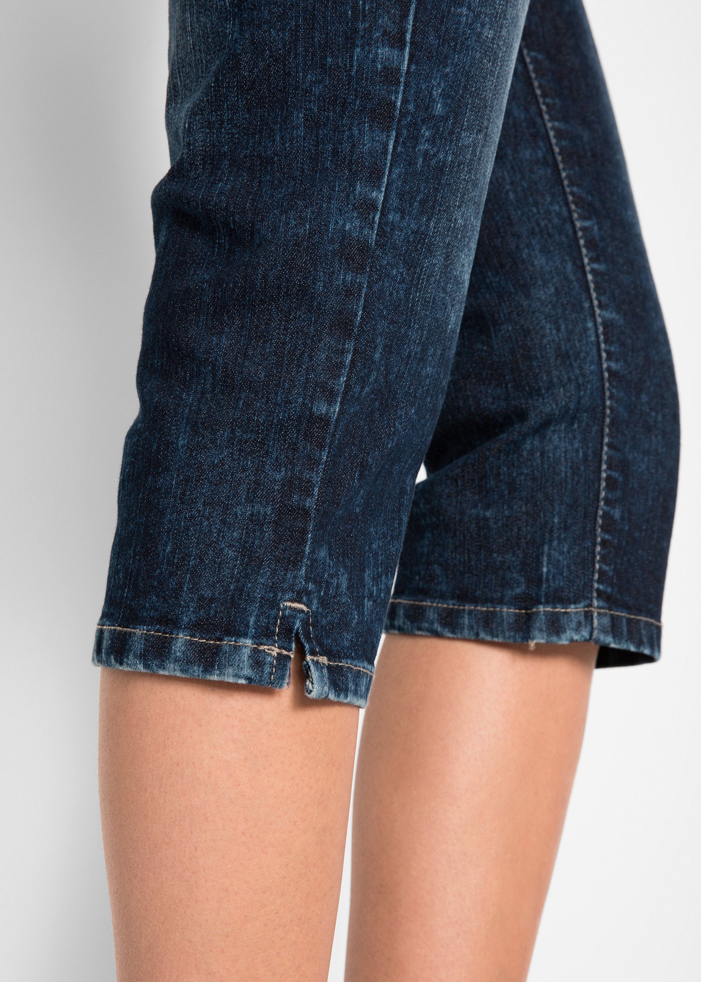 Caprijeans BONPRIX, Damen, Gr. 44, N-Gr, nachtblau denim, Denim/Jeans, Obermaterial: 82% Baumwolle, 17% Polyester, 1% Elasthan, regular fit, Jeans, figurformende Passform, Regular Fit, mit Komfort-Stretch 3