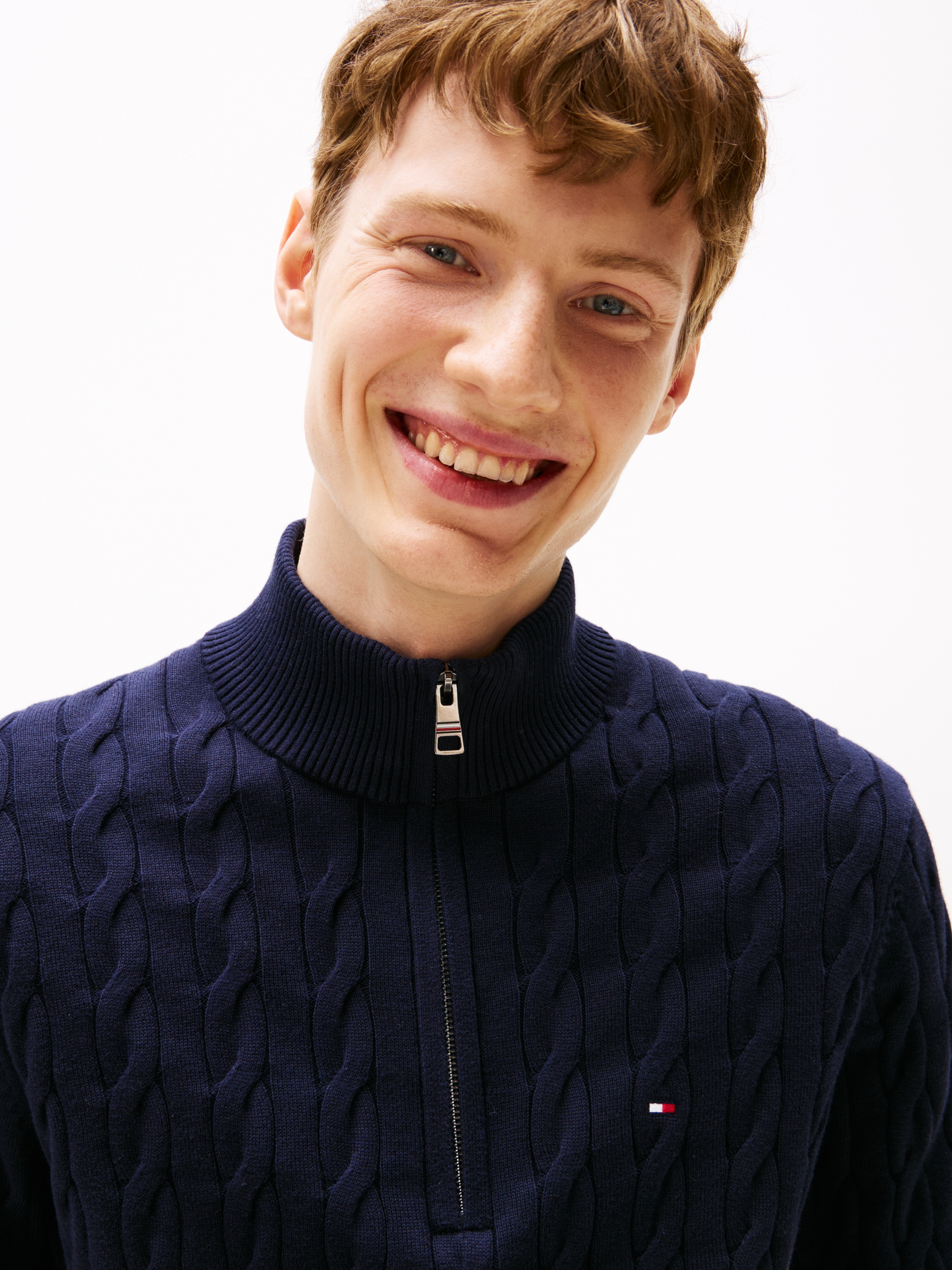 Tommy Hilfiger Strickpullover »CLASSIC COTTON CABLE ZIP MOCK«, mit modischem Zopfmuster