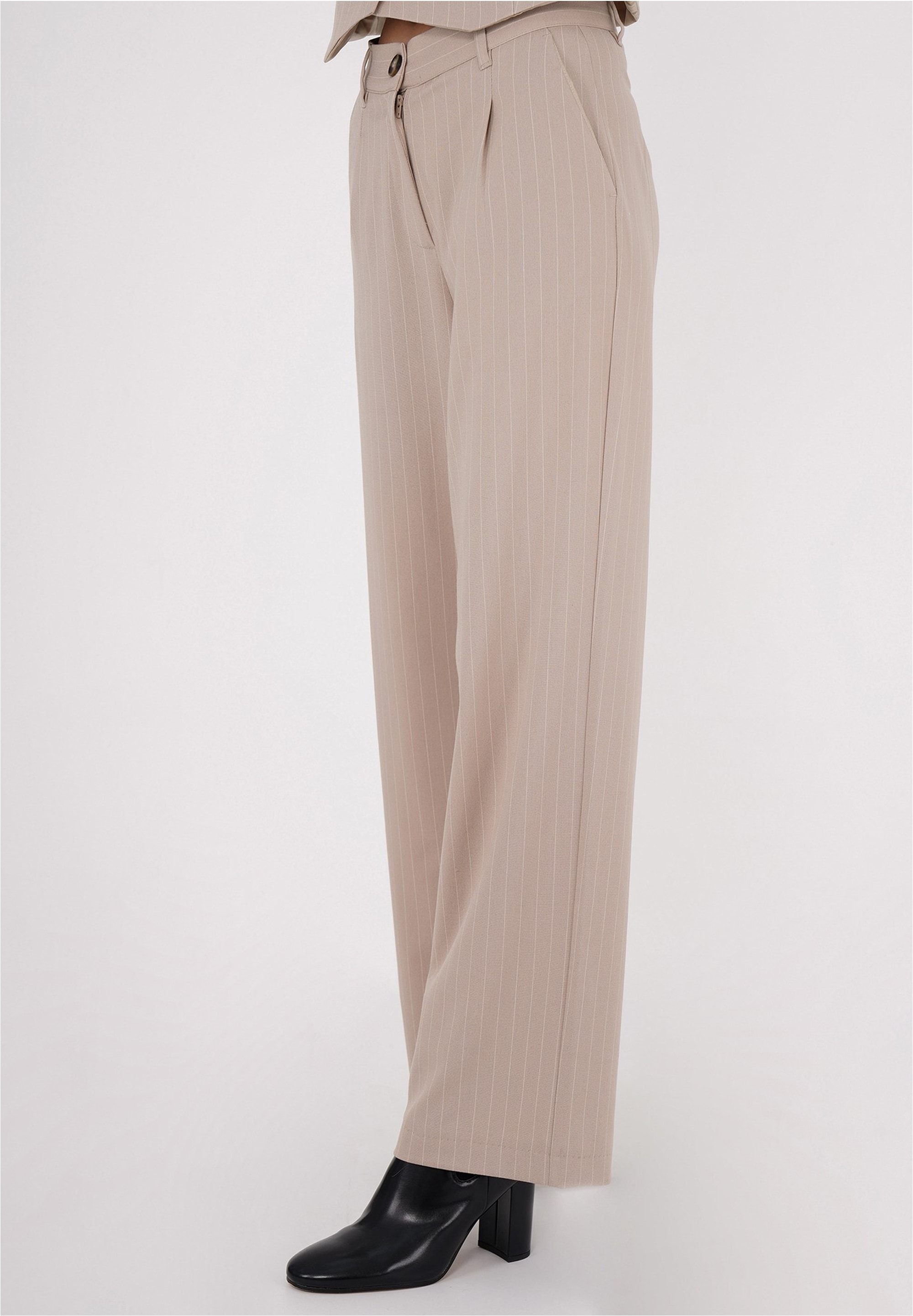 freshlions Stoffhose, (1 tlg.), in klassischem Design