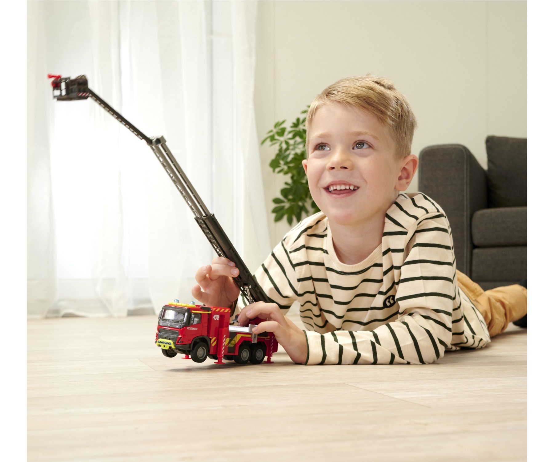 majORETTE Spielzeug-Feuerwehr »Volvo FMX«