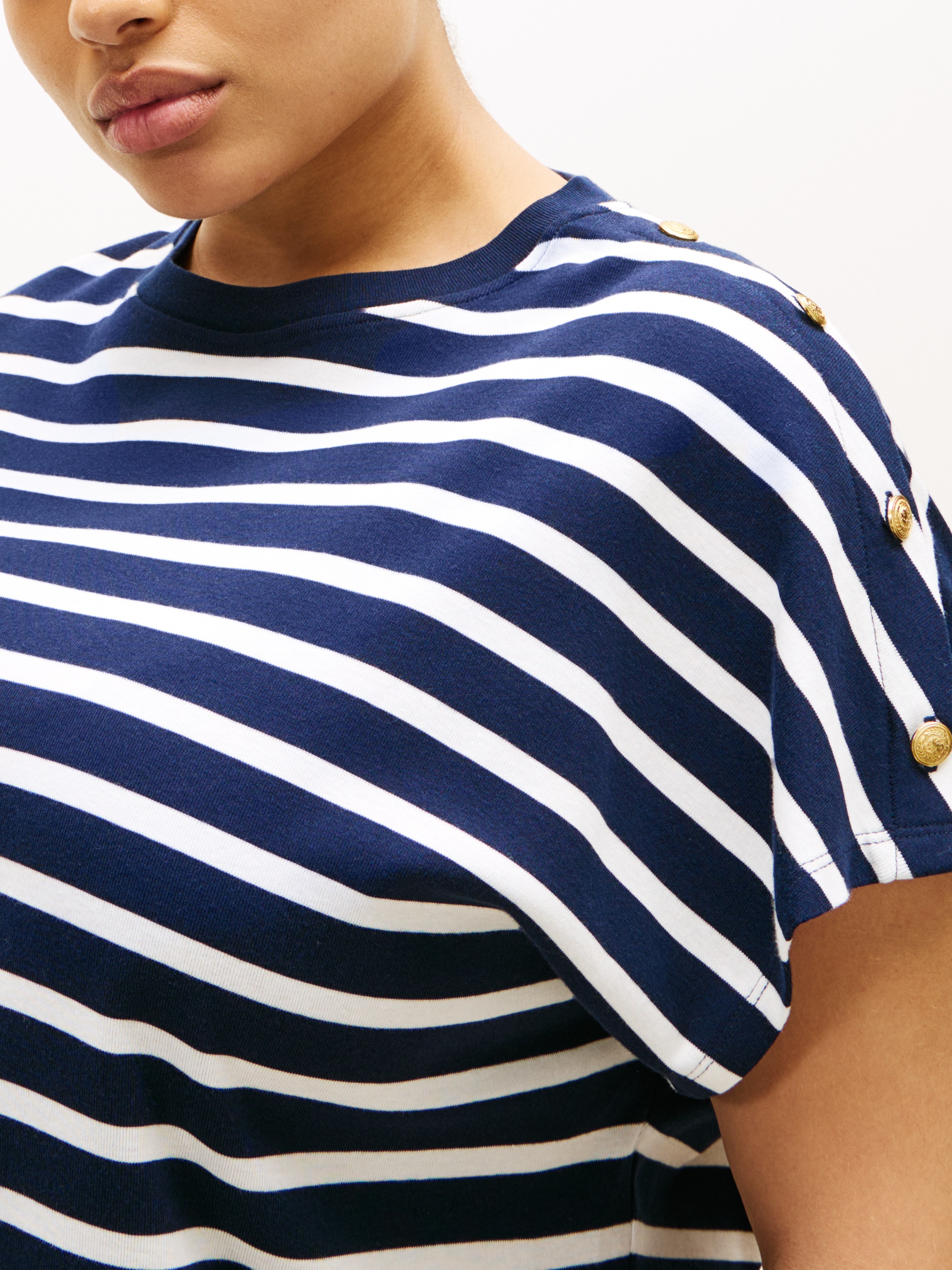 Thumbnail - Tommy Hilfiger Curve Kurzarmshirt "CRV GOLD BUTTON SS TEE" in großen Größen