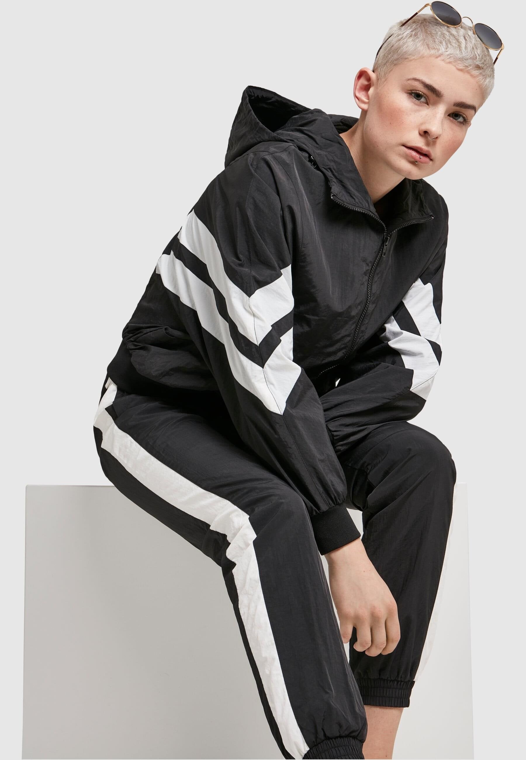 URBAN CLASSICS Allwetterjacke »Urban Classics Damen Ladies Crinkle Batwing Jacket«, (1 St.), mit Kapuze