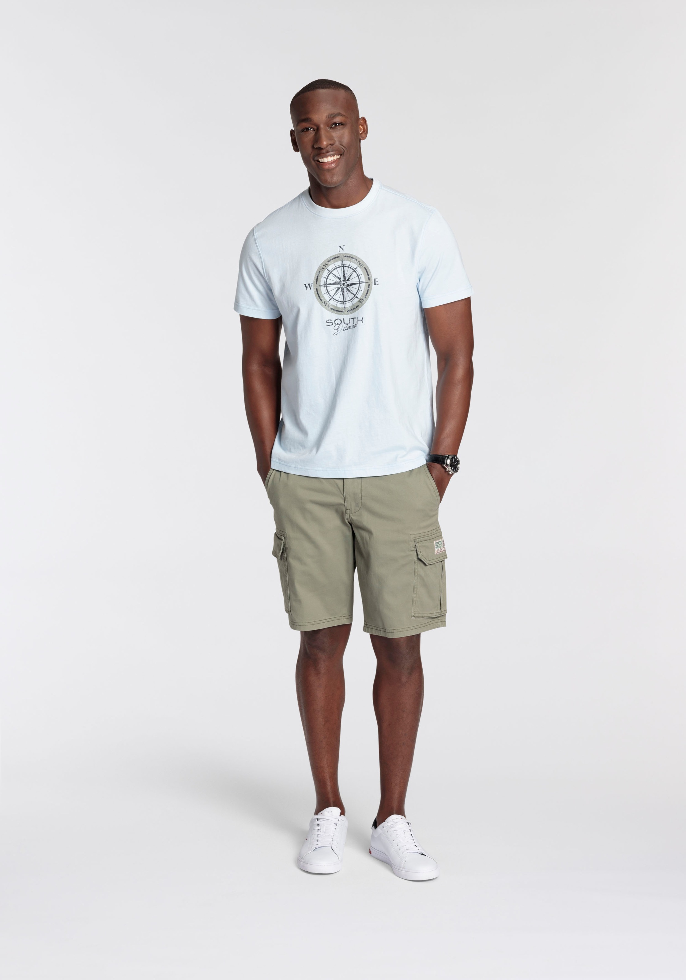DELMAO Brustprint NEUE T-Shirt, ▷ mit BAUR MARKE! - modischem | für