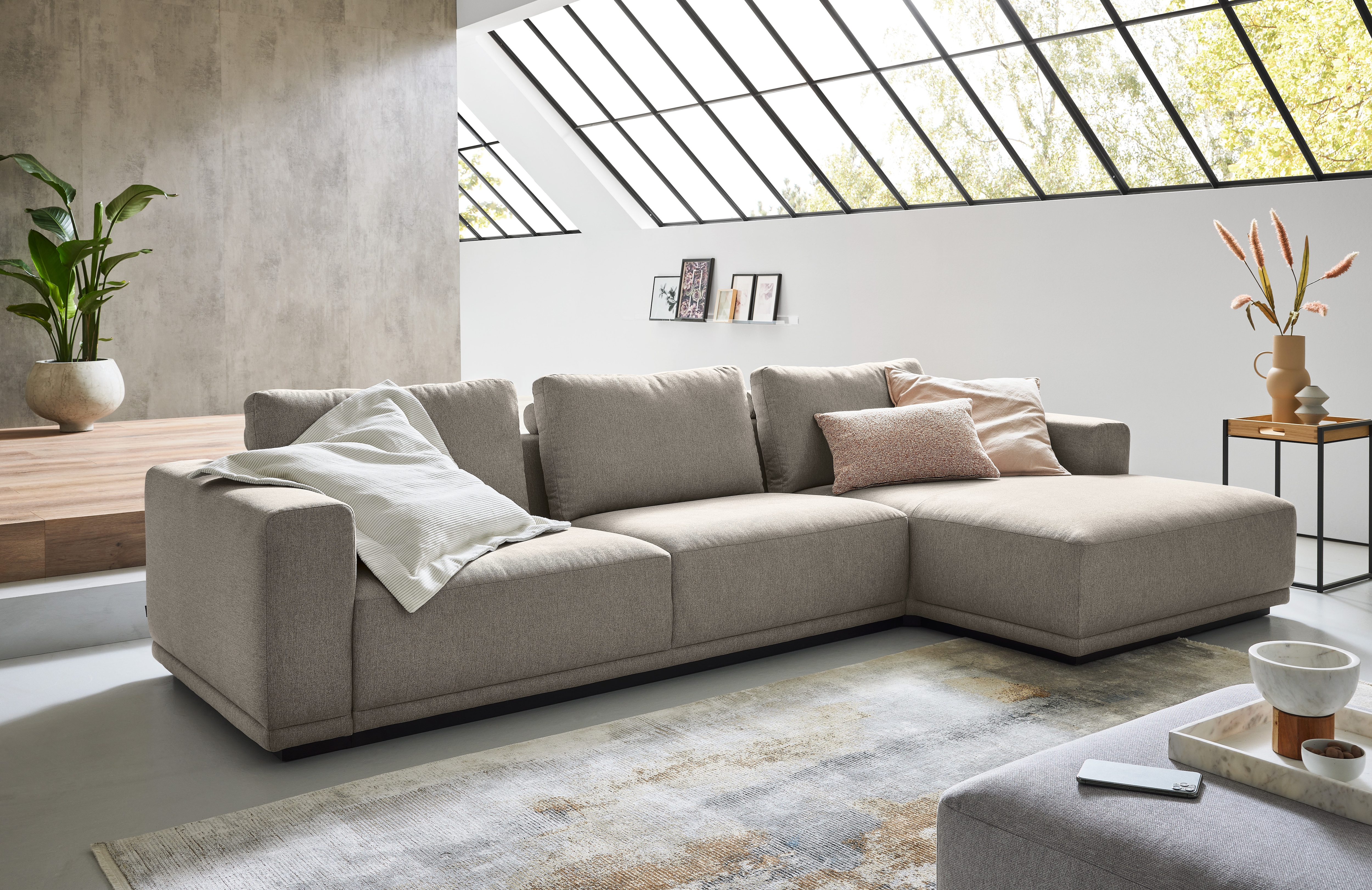 Musterring Ecksofa "JustB PM200, Holzrahmen in schwarz, wahlw. Sitzvorzug, Breite 316cm" Anreihsofa links & Longchair rechts, mit elektischem Sitzvorzug