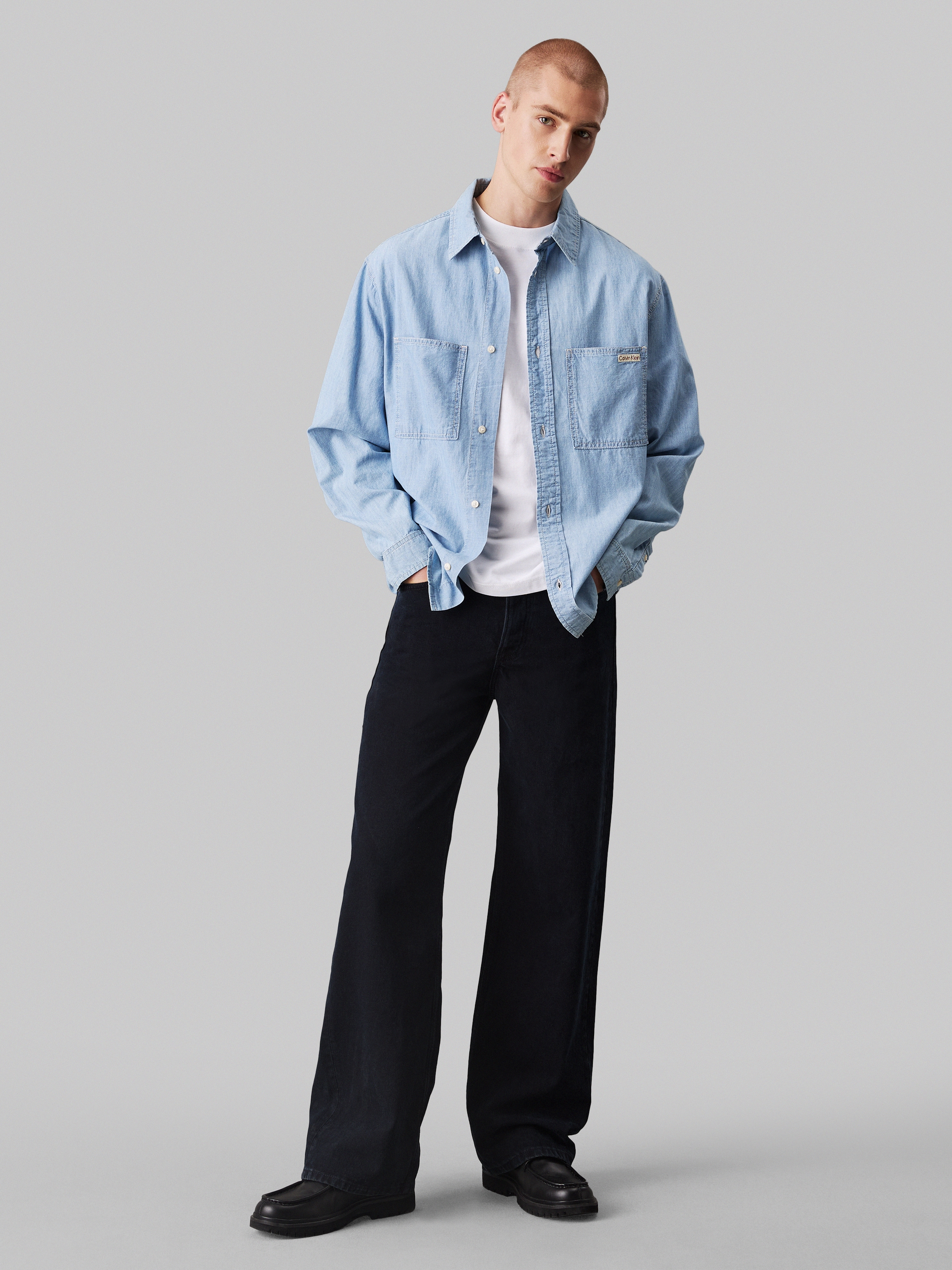Calvin Klein Jeans Jeanshemd »EASY CHAMBRAY SHIRT«, Logodruck, Brusttaschen