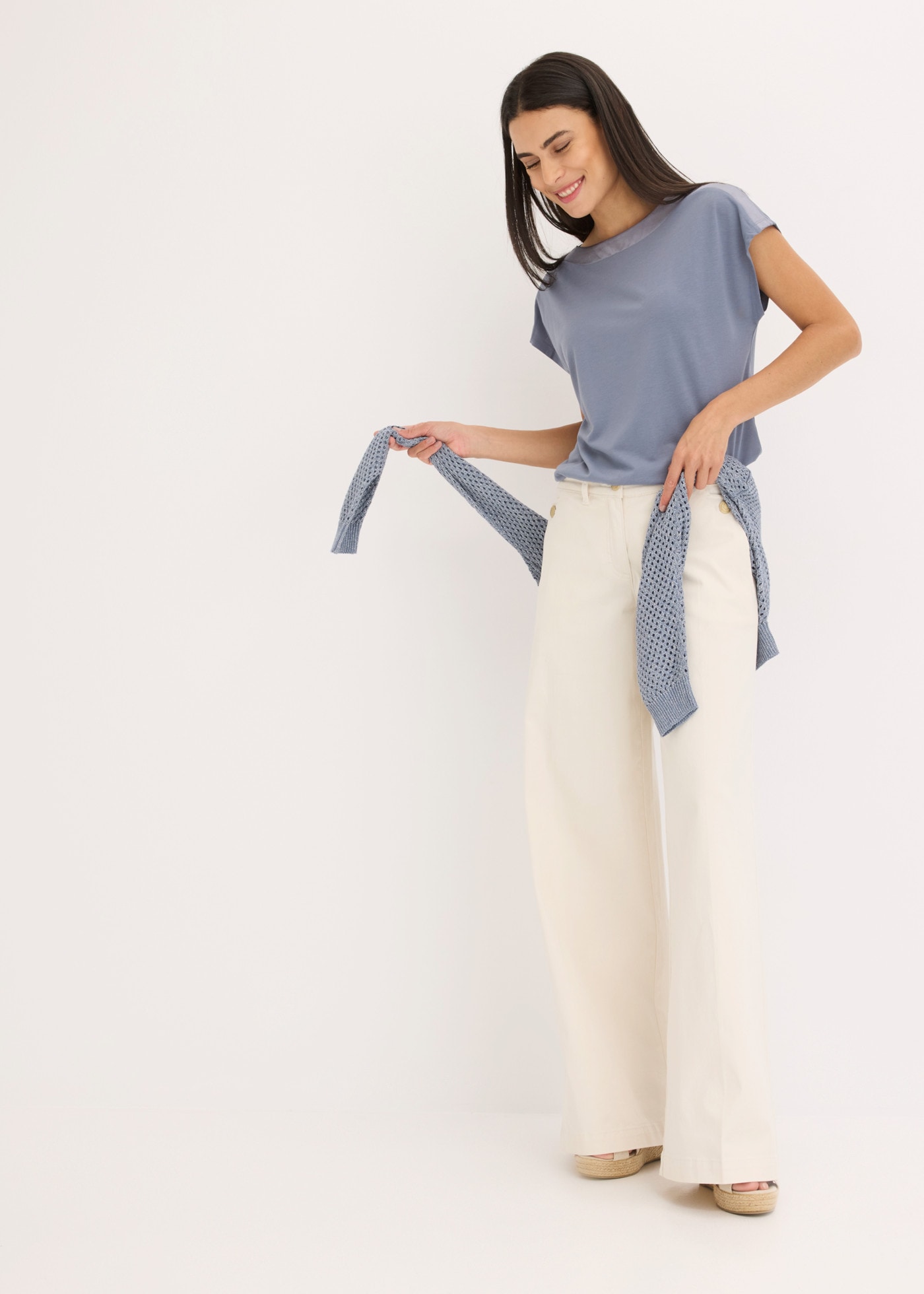 bonprix T-Shirt Oversize-Passform, Kurzarm-Design, mit Satinpasse