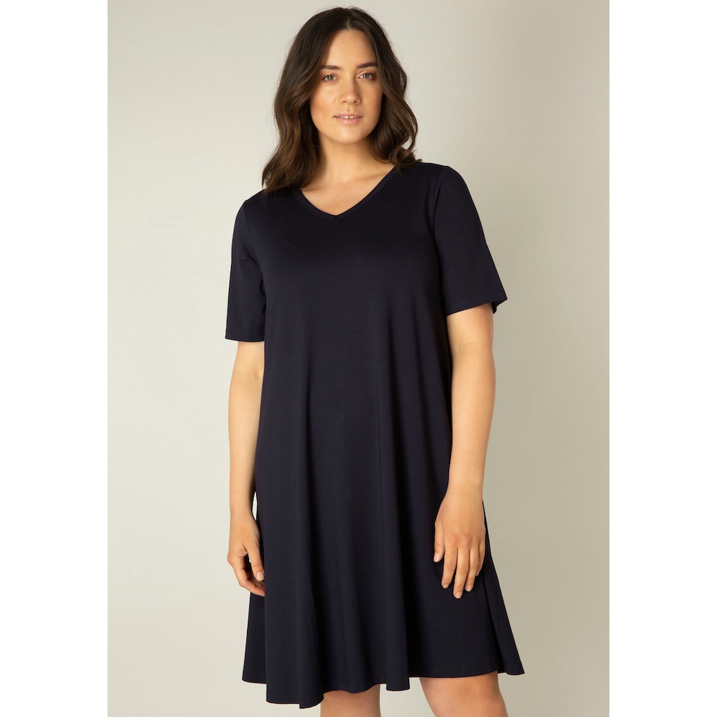 Base Level Curvy Shirtkleid »Abernathy«, In leicht ausgestellter Form