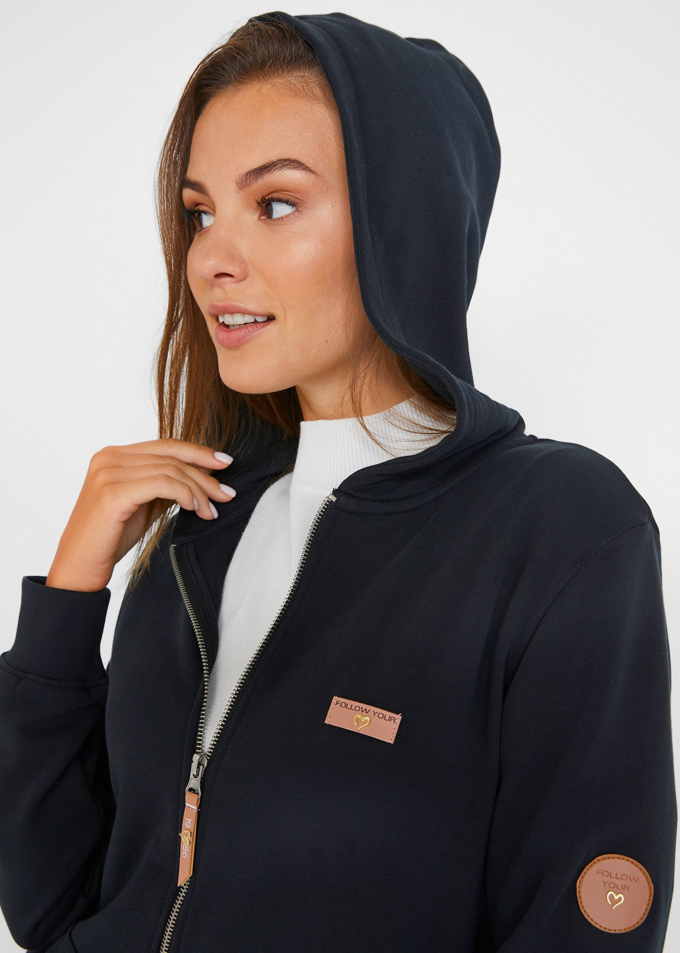 bonprix Kapuzensweatjacke mit Kängurutasche