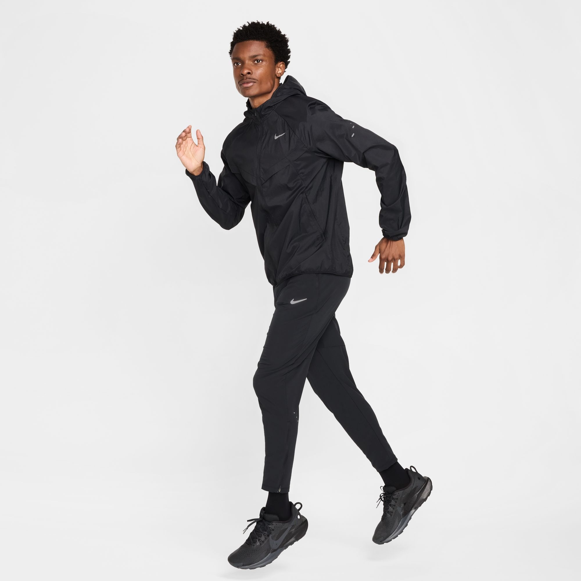 Nike Laufjacke »M NK UV RPL STRIDE JACKET« mit Kapuze