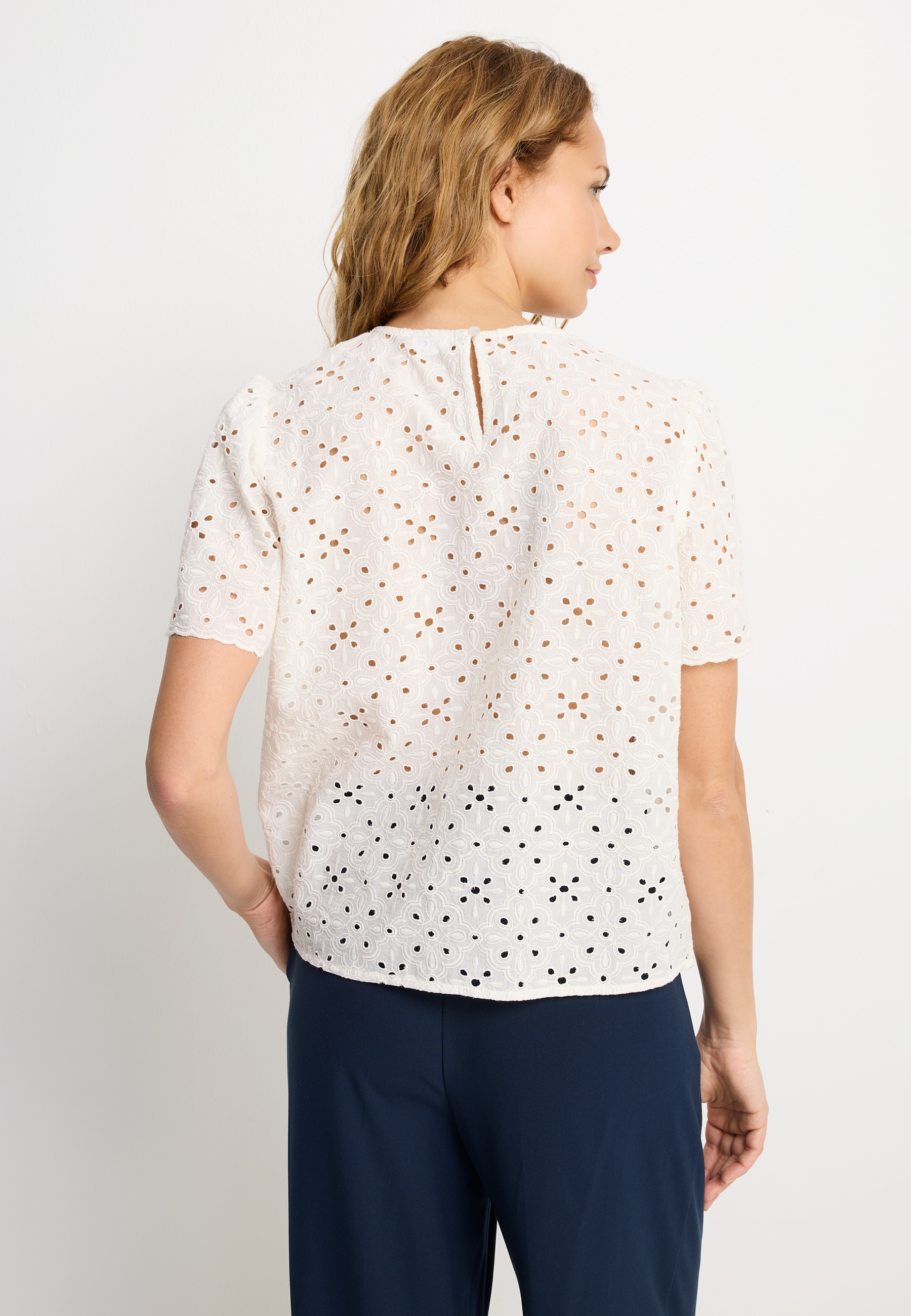 LASCANA Kurzarmbluse mit Lochstickerei, Damenbluse, casual-elegant