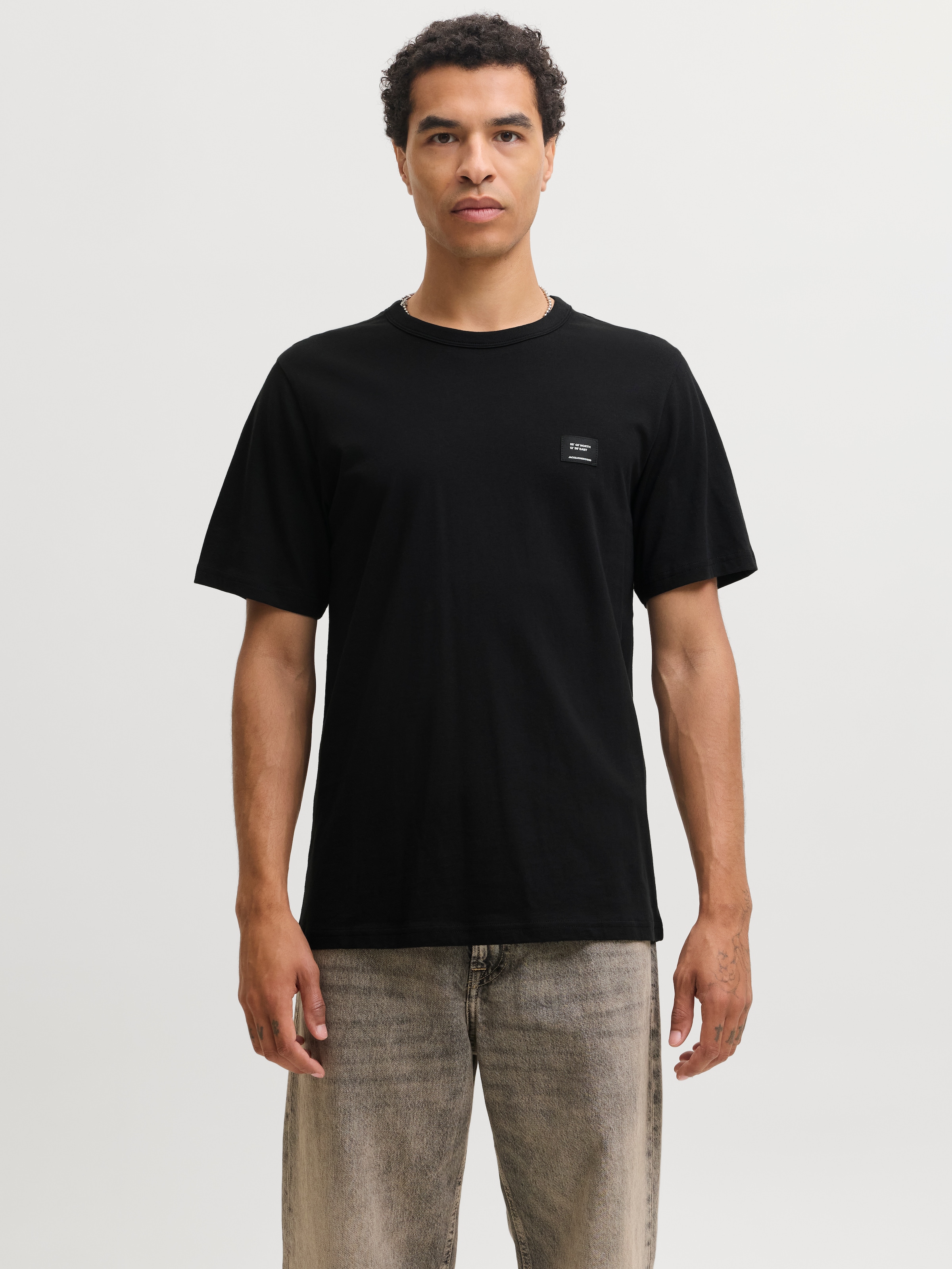 Jack & Jones Rundhalsshirt "JJCLEVELAND TEE SS CREW NECK SN" Baumwolle, regular fit