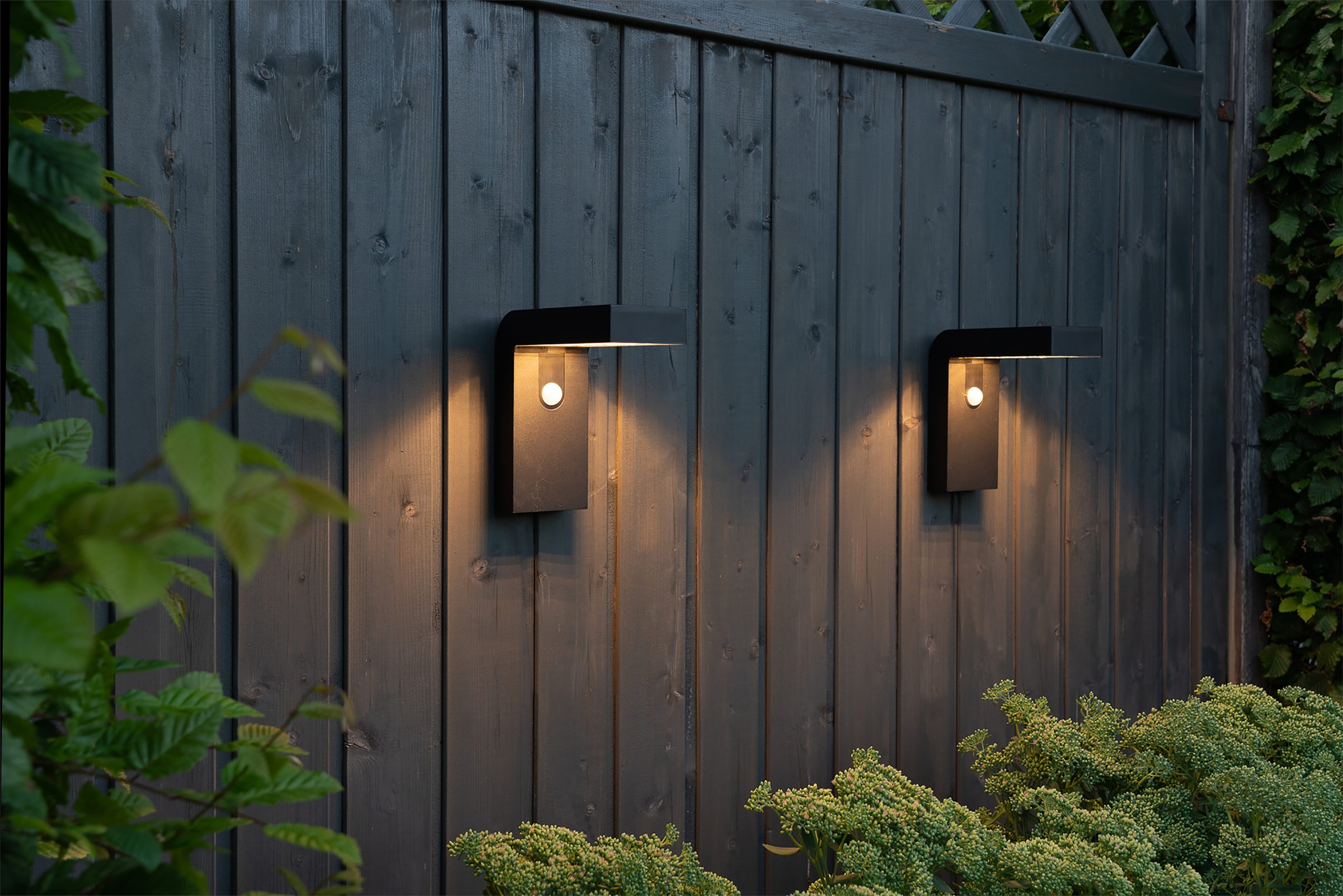 Parforce Traditional Hunting LED Solarleuchte »Solar-Wandleuchte Vici« LED-Board 1 Stk. Warmweiß Bewegungs- und Dämmerungssensor, bis zu 300 lm für 25 Sekunden