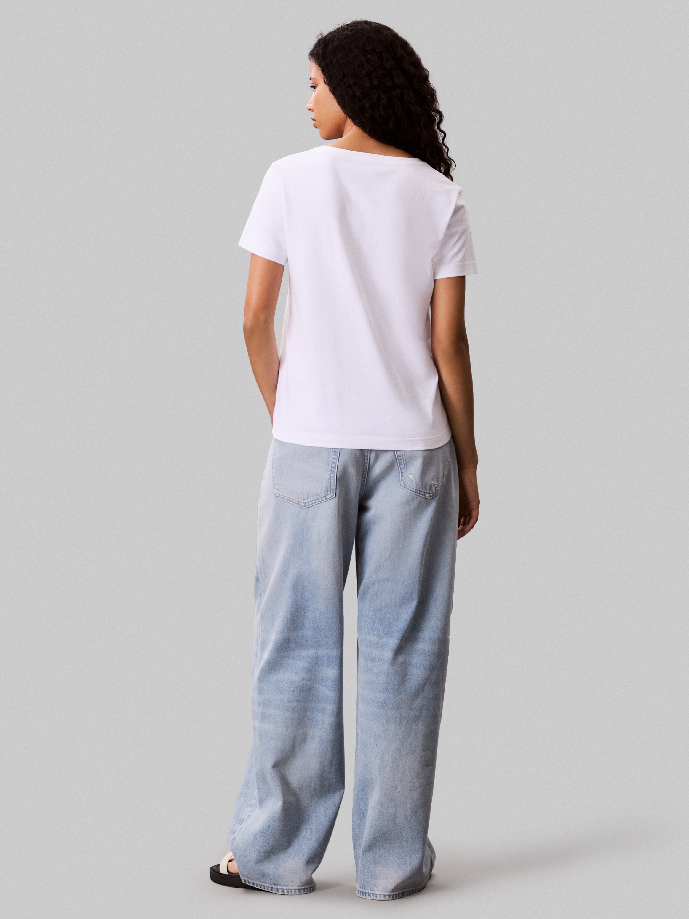 Calvin Klein Jeans T-Shirt »Archive Jersey Vnk Tee EU«, Mit V-Ausschnitt