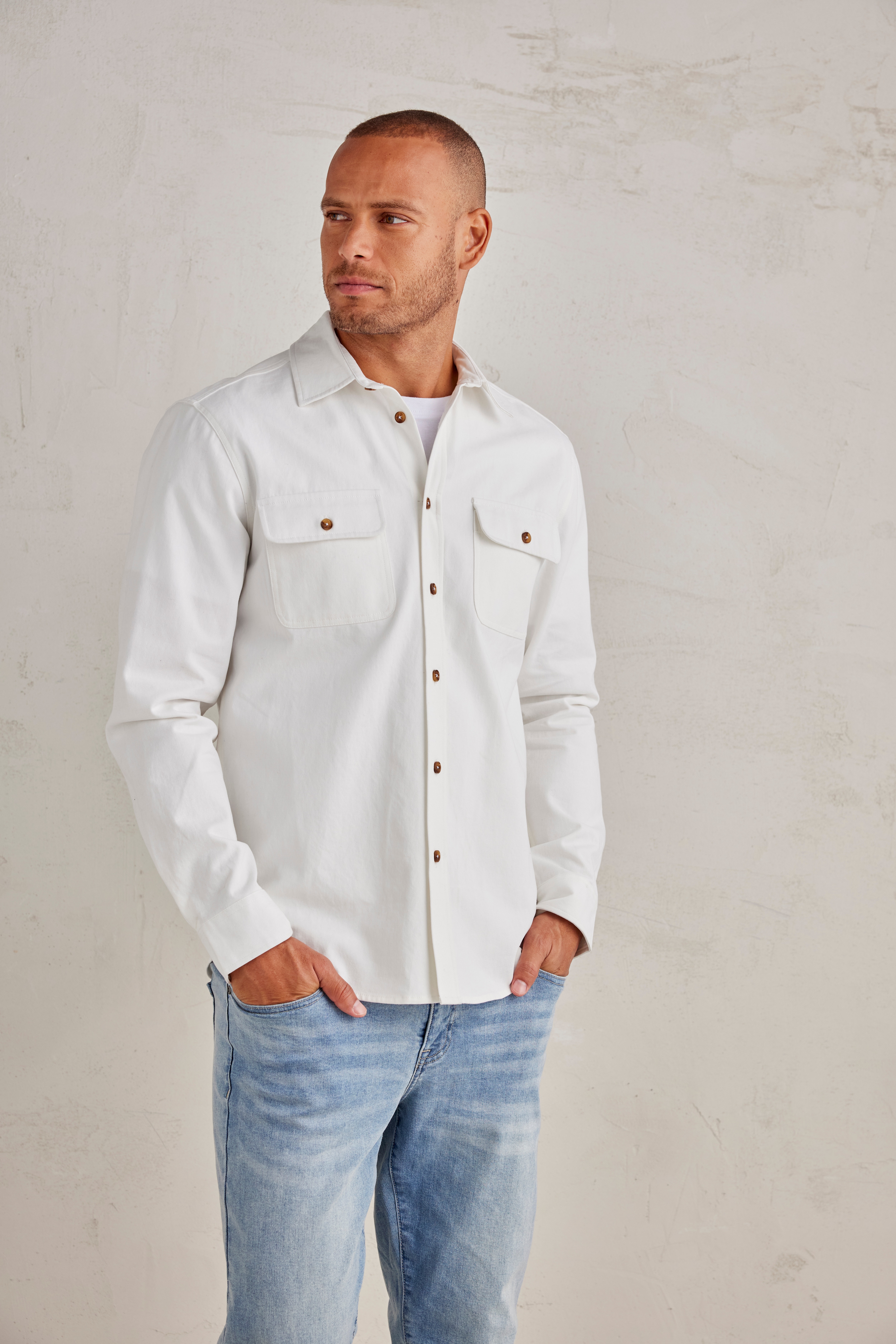 Thumbnail - John Devin Langarmhemd, Overshirt aus reiner Baumwolle, mit aufgesetzten Taschen