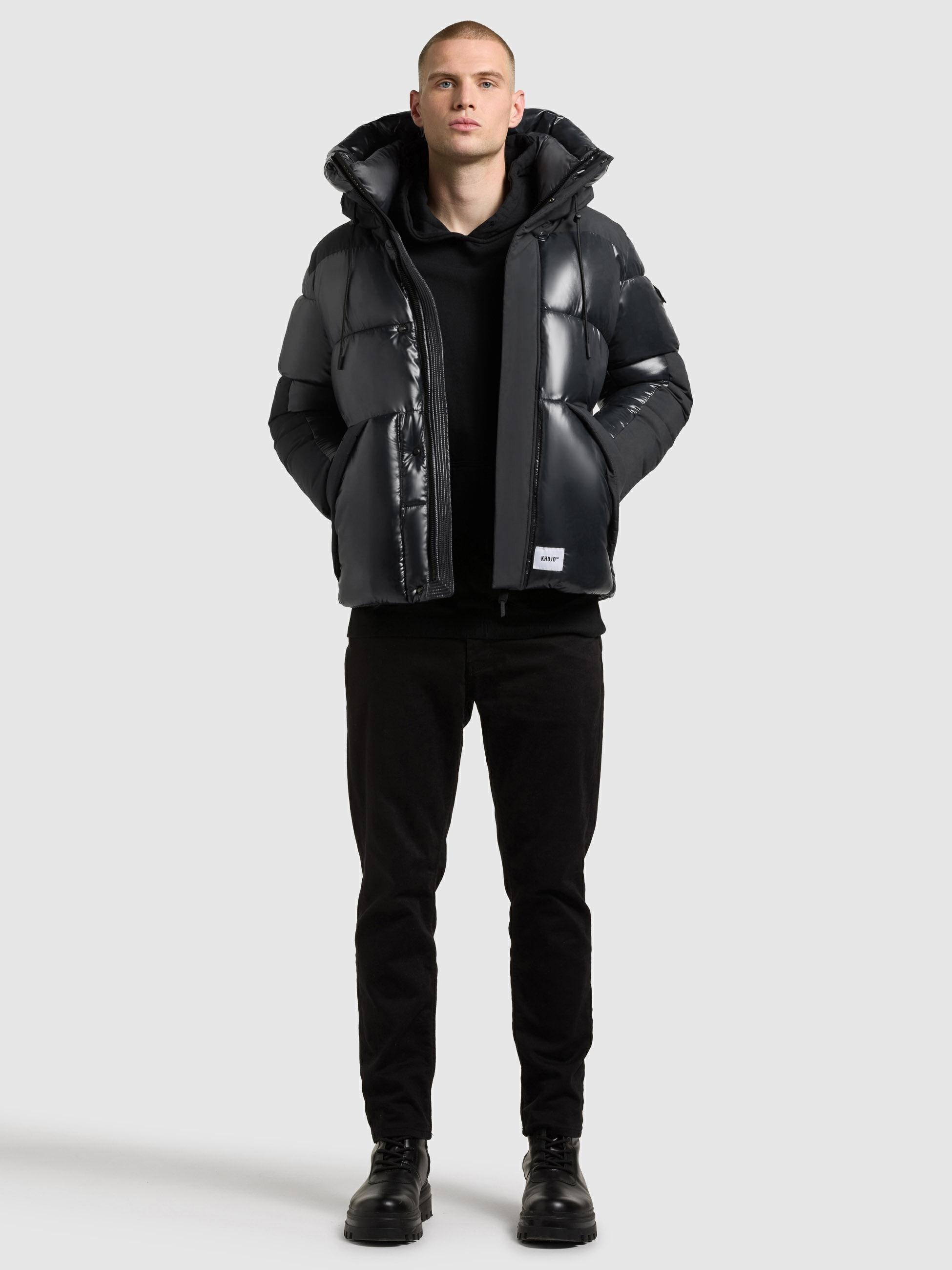 khujo Steppjacke »Alst« mit Kapuze Schimmernde Herren Jacke mit innenliegenden Rucksack-Trägern