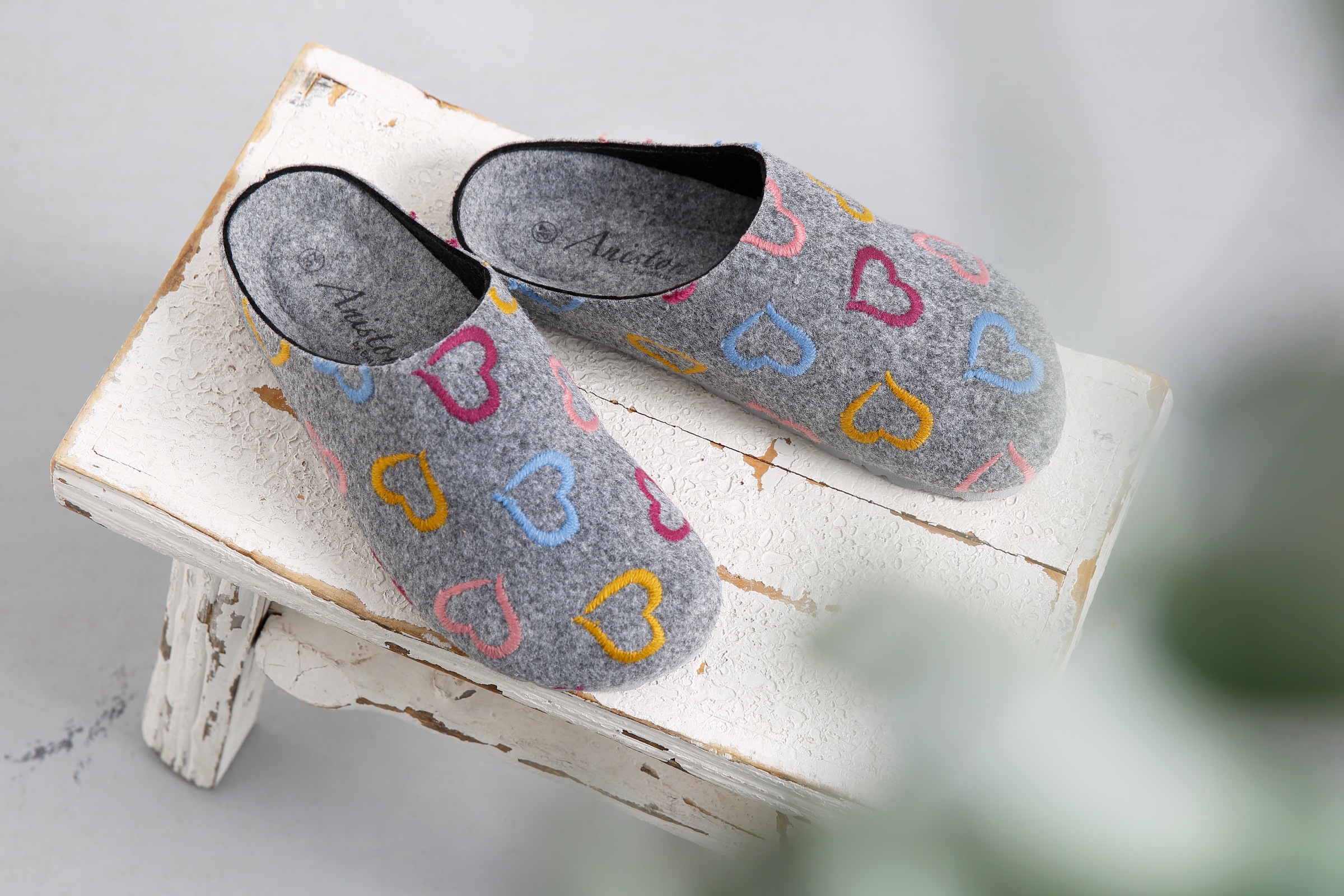 Aniston SHOES Clog, Homeslipper, Hausschuh in Bequemweite G (= weit) günstig online kaufen