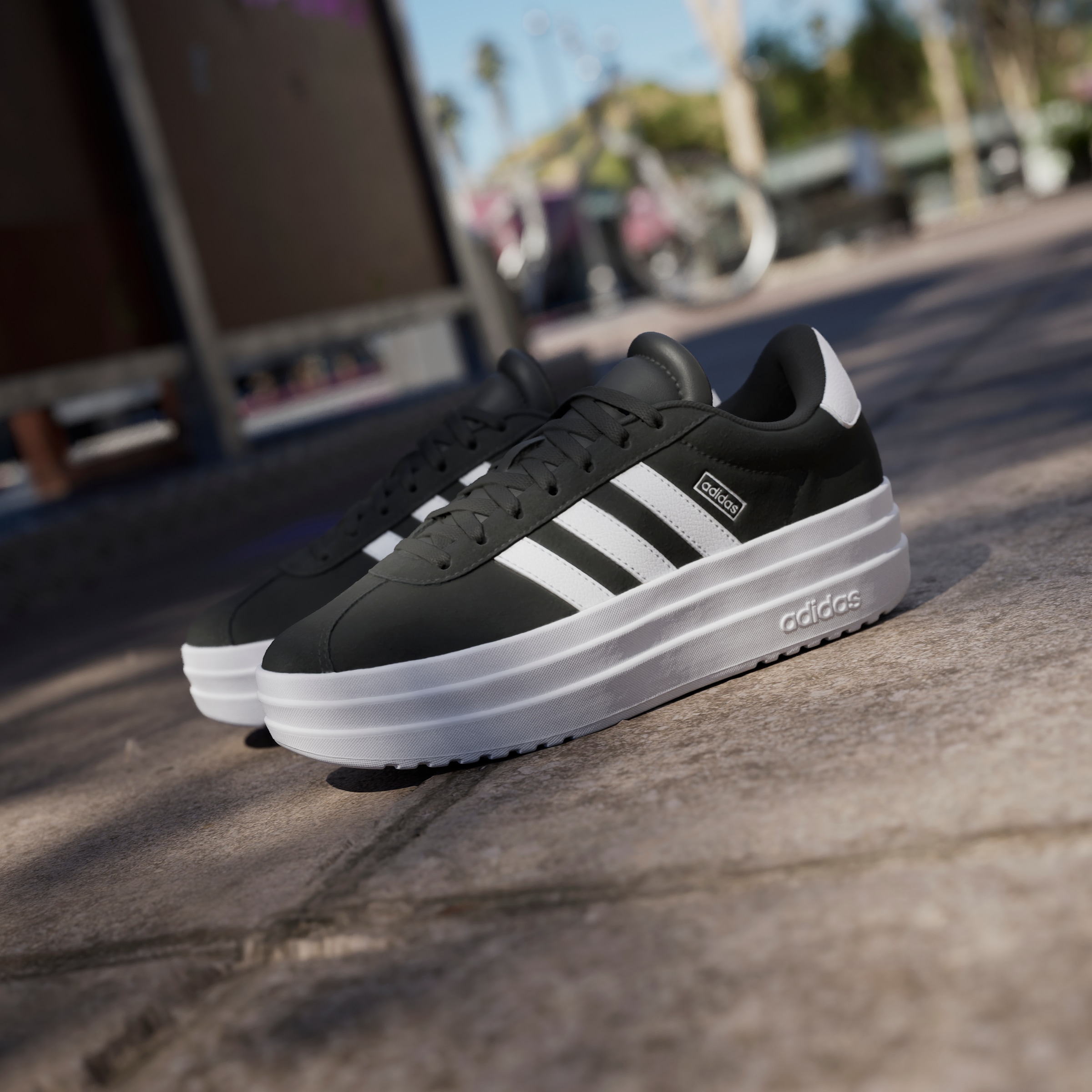 adidas Sportswear Sneaker »VL COURT BOLD LIFESTYLE KIDS«, Design auf den Spuren des adidas Gazelle Bold