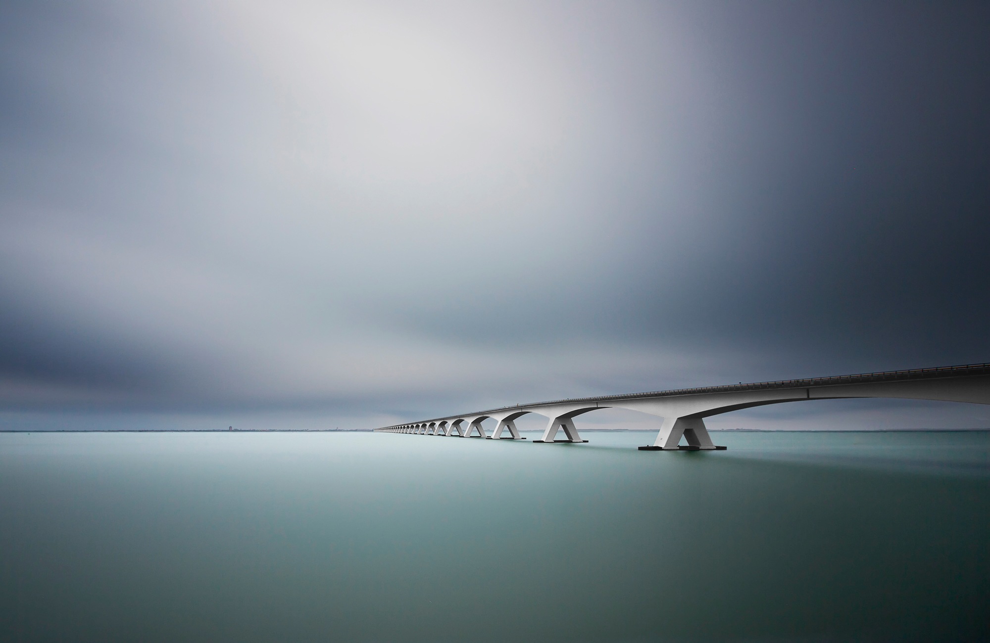 Papermoon Fototapete »Photo-Art ARTHUR VAN ORDEN, DIE UNENDLICHE BRÜCKE«