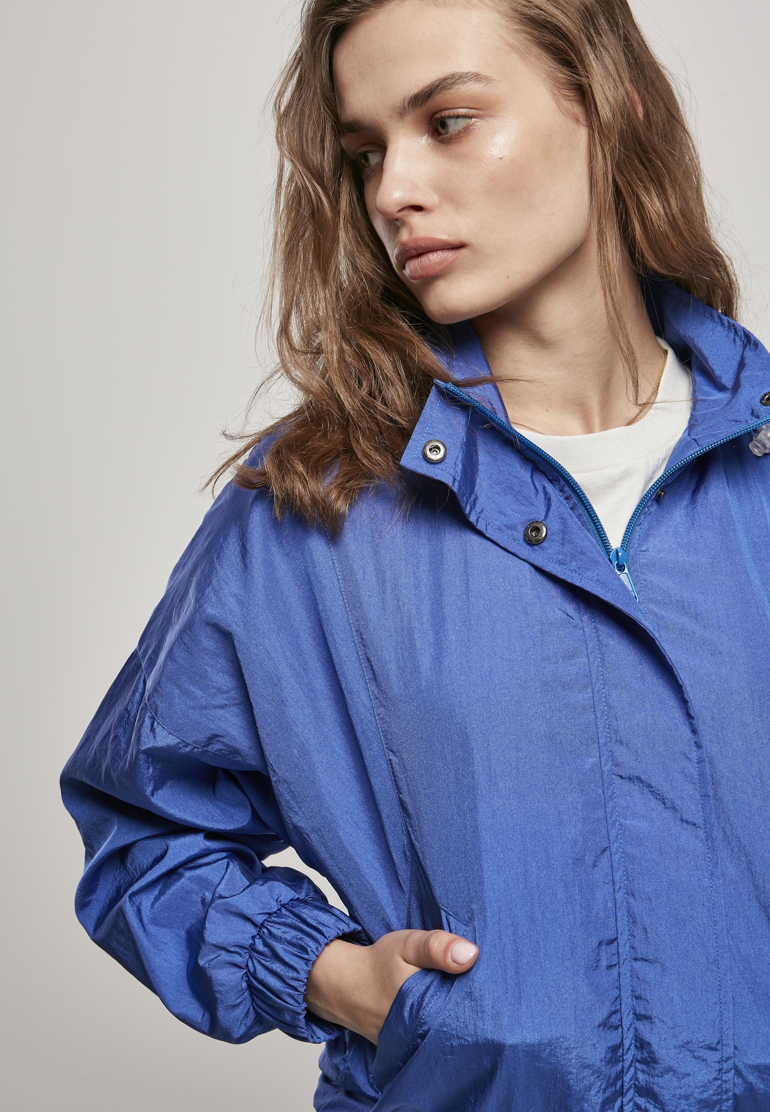 URBAN CLASSICS Outdoorjacke »Frauen Ladies Oversized Shiny Crinkle Nylon  Jacket«, (1 St.), mit Kapuze online kaufen | BAUR