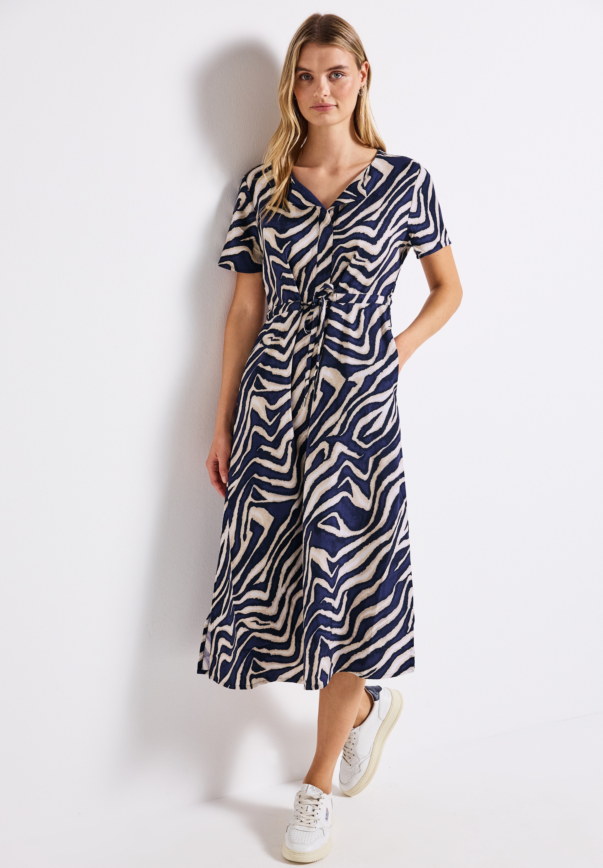 STREET ONE Midikleid Eingrifftaschen mit seitlichen Einschubtaschen günstig online kaufen