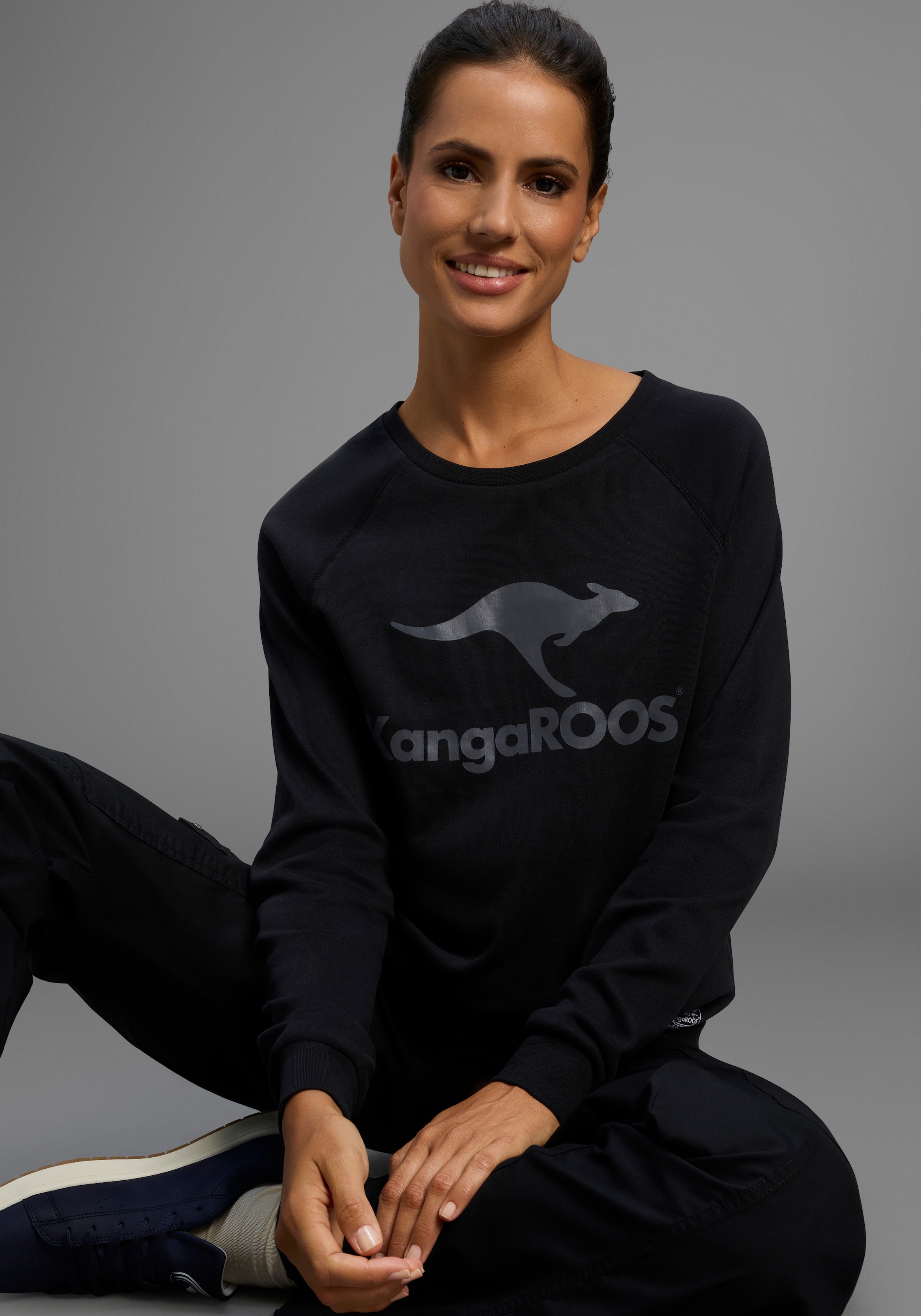 KangaROOS Sweatshirt, mit Rundhalsausschnitt, Langarm, aus Baumwolle, bequeme Passform