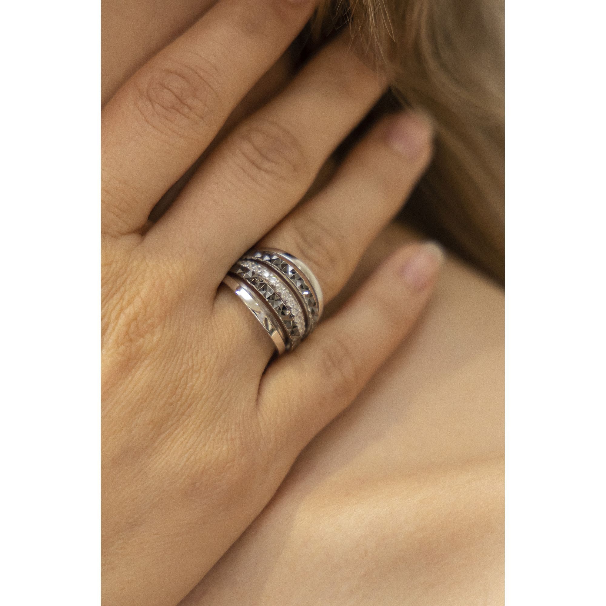 Celesta Women's Finger Ring Black White Size 58 2