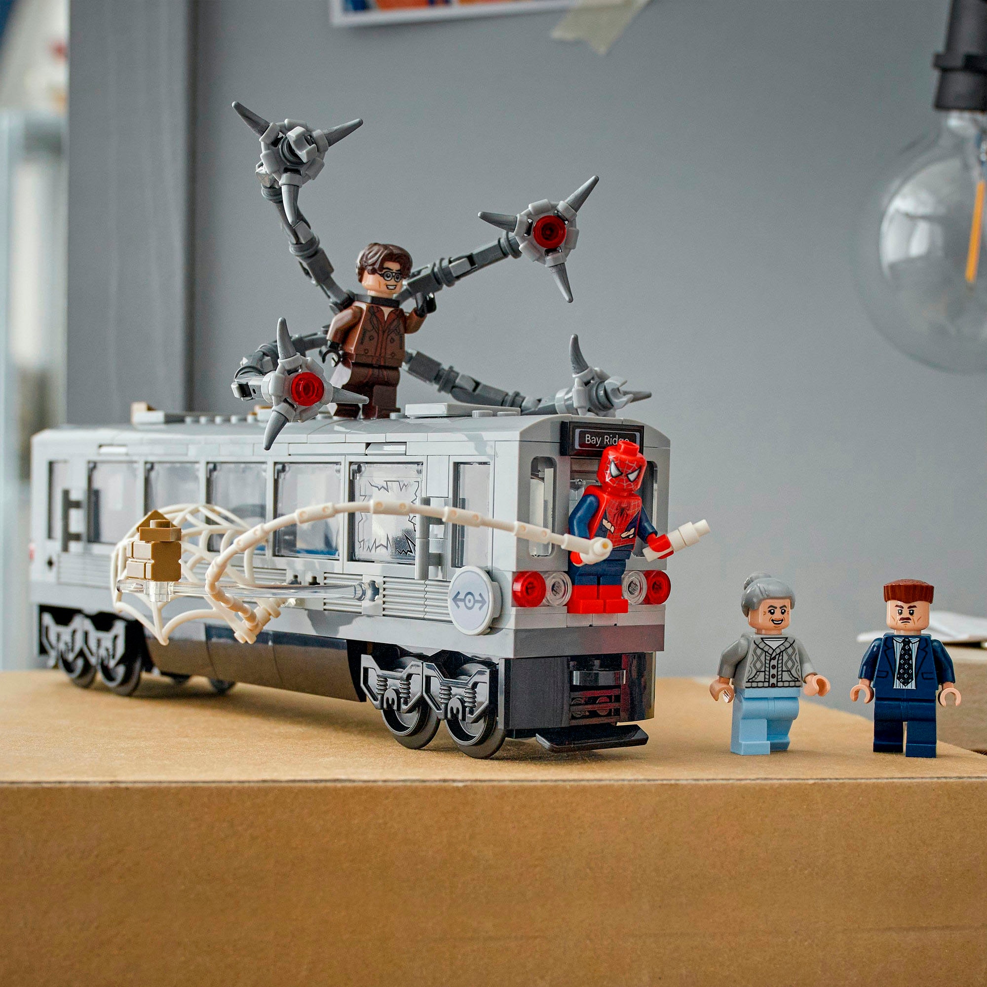 LEGO® Konstruktionsspielsteine »Spider-Man vs. Doc Ock: Showdown in der U-Bahn (76321)«, (393 St.), LEGO Super Heroes; Made in Europe
