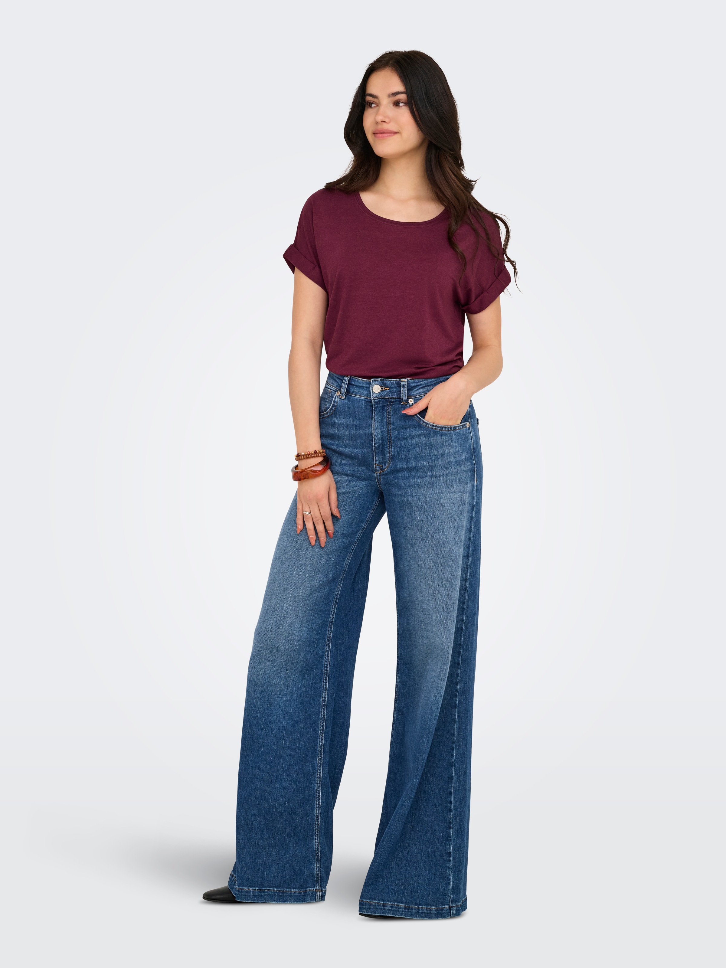 Thumbnail - ONLY T-Shirt "ONLMOSTER – Kurzarmshirt mit Aufschlag und klassischem Look" unifarben, casual, regular fit, Viskosemischu...