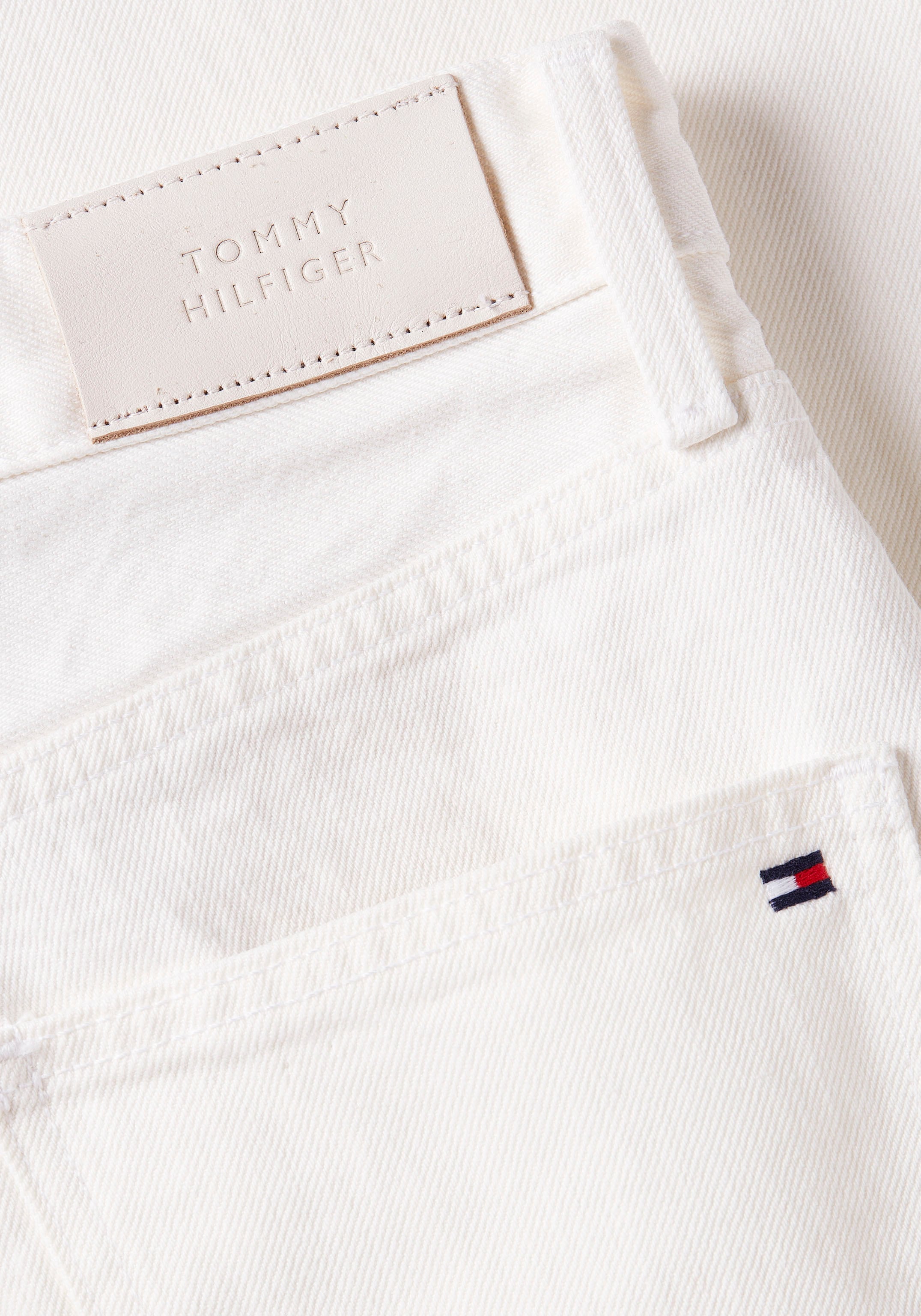 Tommy Hilfiger Bootcut-Jeans »RELAXED BOOTCUT HW ECRU« mit Tommy Hilfiger Logo-Badge