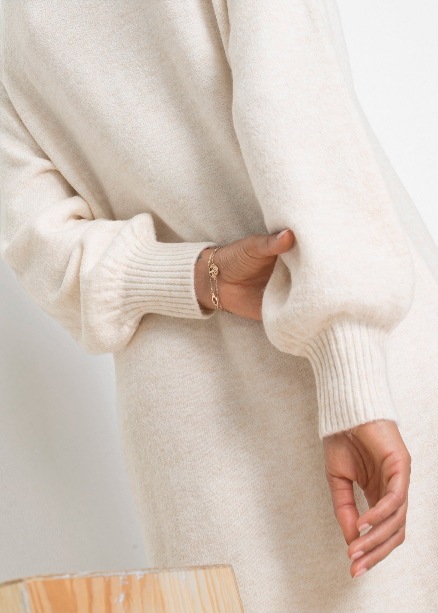 bonprix Strickkleid »Oversized Strickkleid in Midilänge« aus Polyacryl, Polyester und Elasthan, lässig geschnitten, Midilänge