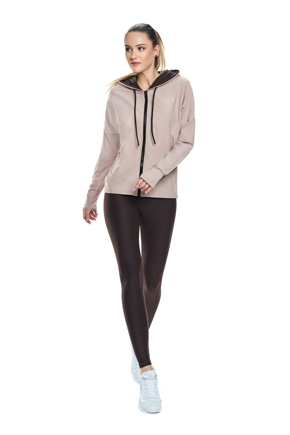 Winshape Trainingsjacke »Functional Comfort Jacket J008C«, mit Ton-in-Ton-Farbakzent
