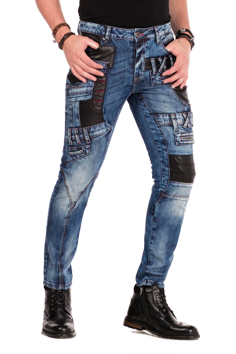Cipo & Baxx Bequeme Jeans, mit Kunstleder-Applikationen in Straight Fit