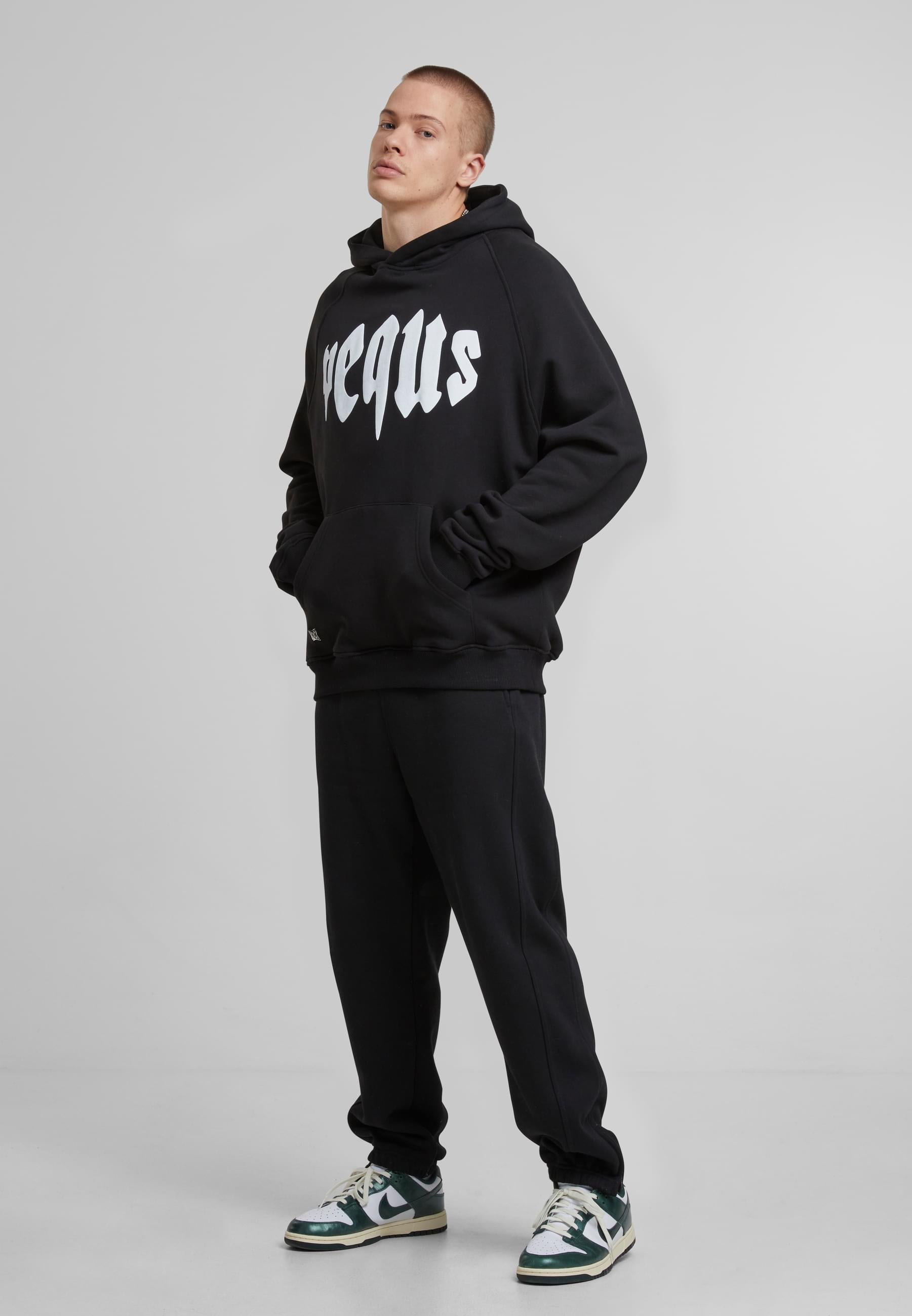 PEQUS Kapuzensweatshirt »PEQUS PEQUS Mythic Logo Hoodie«, (1 tlg.)