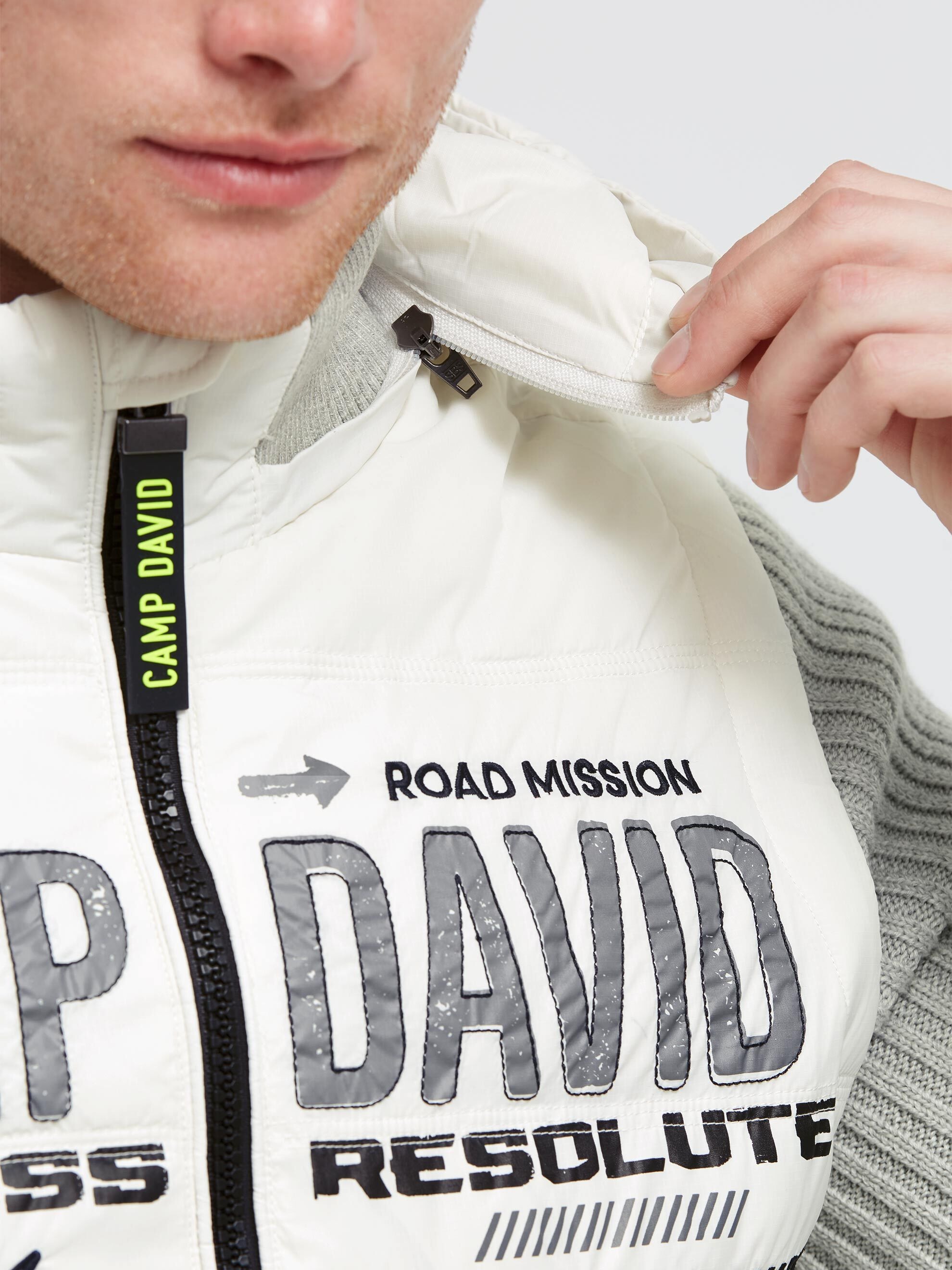 CAMP DAVID Winterjacke mit Kapuze mit abnehmbaren Ärmeln