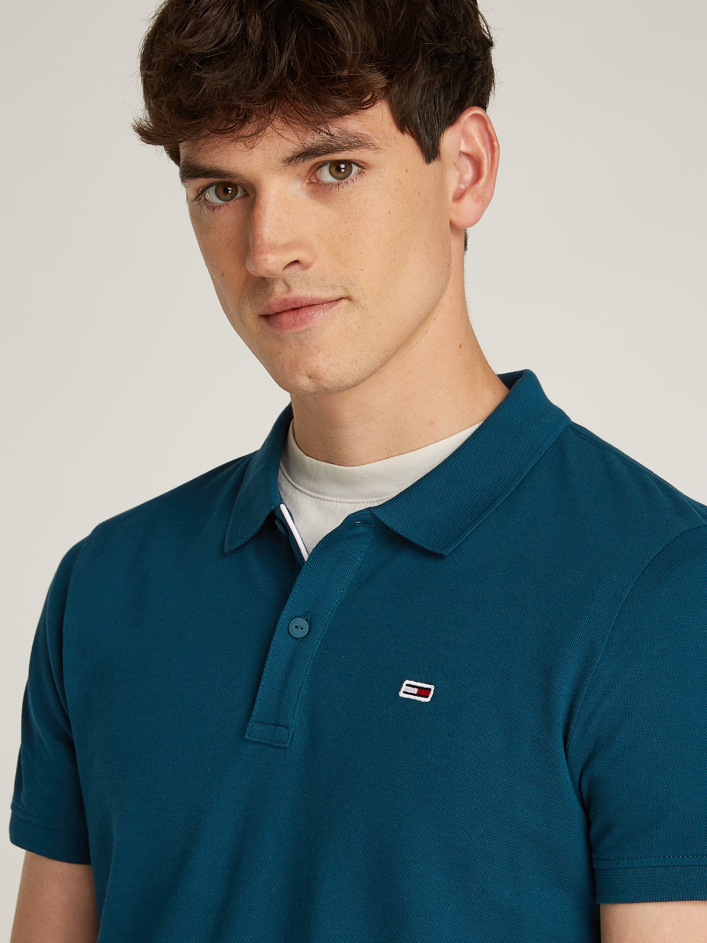 Tommy Jeans Plus Poloshirt »TJM SLIM PLACKET POLO EXT«, Große Größen mit Logostickerei