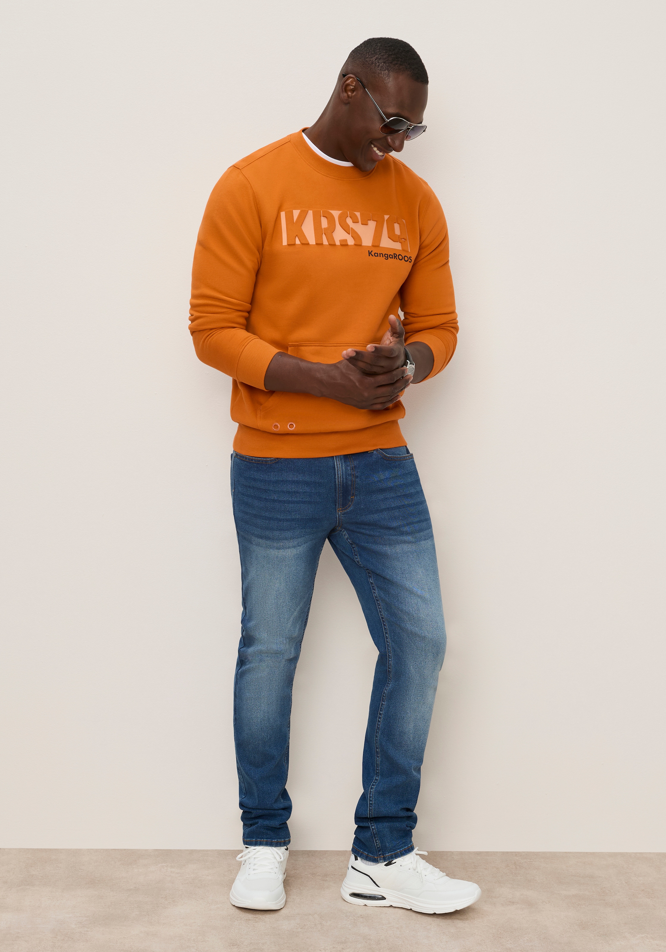 KangaROOS Sweatshirt , mit Rundhalsausschnitt, Langarm, aus Baumwolle und Polyester
