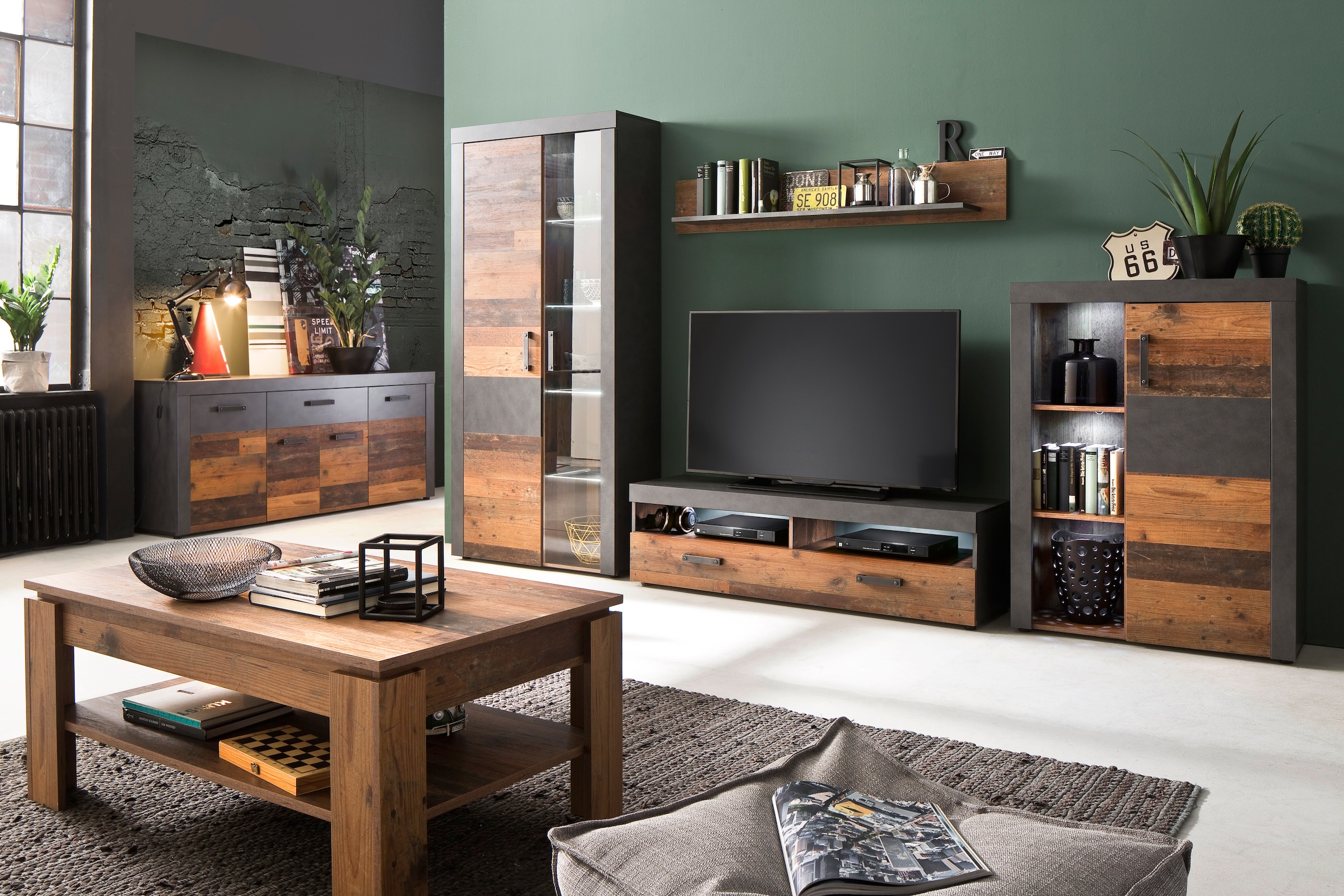 Home affaire Vitrine »Ilana« moderner Industrial Style - Beleuchtung optional - B/T/H 87/34/189 cm