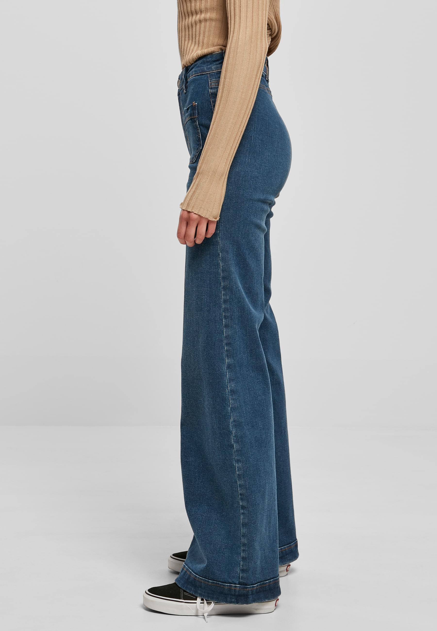 URBAN CLASSICS Bequeme Jeans »Urban Classics Damen Ladies Vintage Flared Denim Pants«, (1 tlg.)