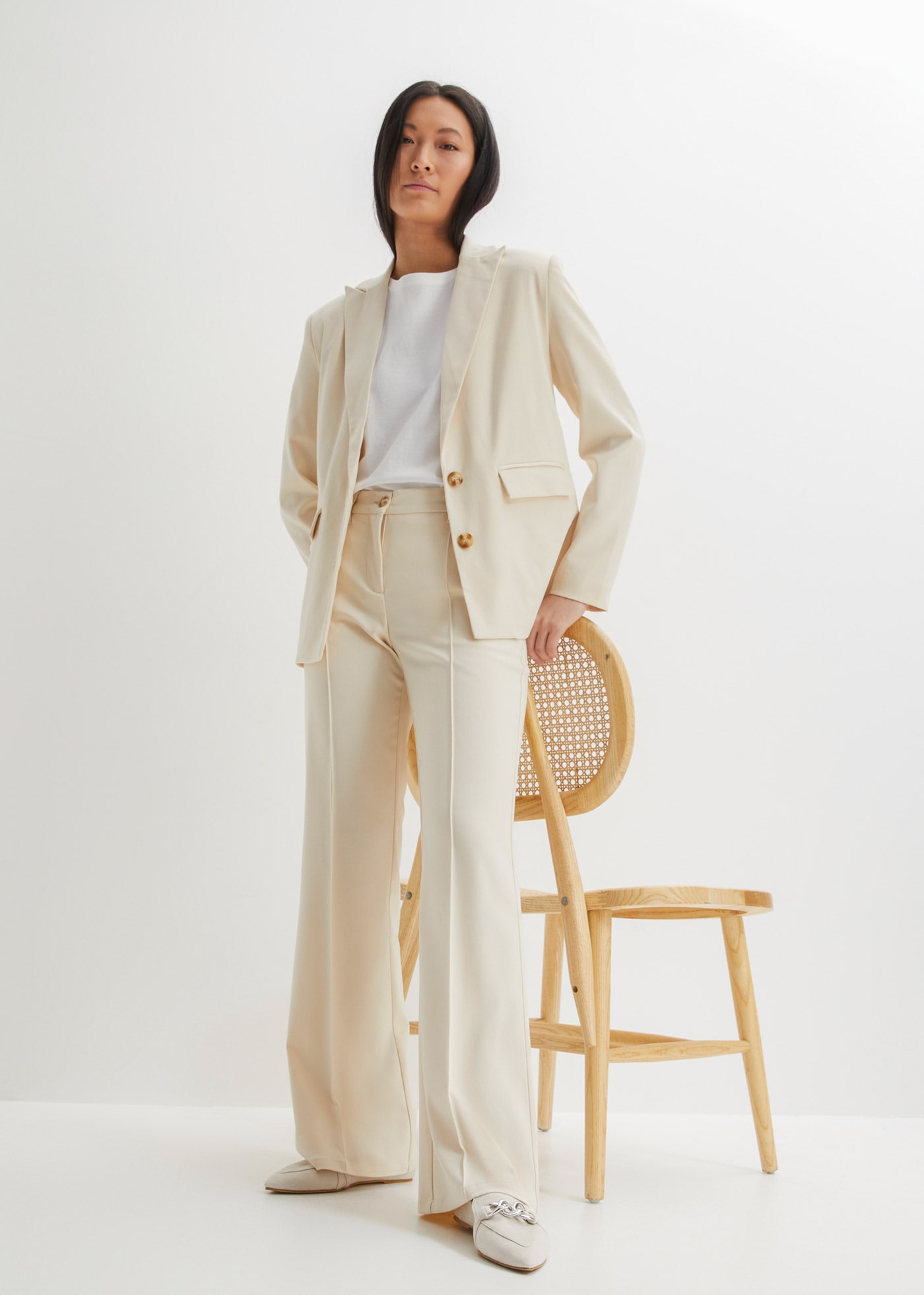 bonprix Anzughose  mit Elasthan-Anteil, Regular Fit, Flared Schnitt, eleganter Stil